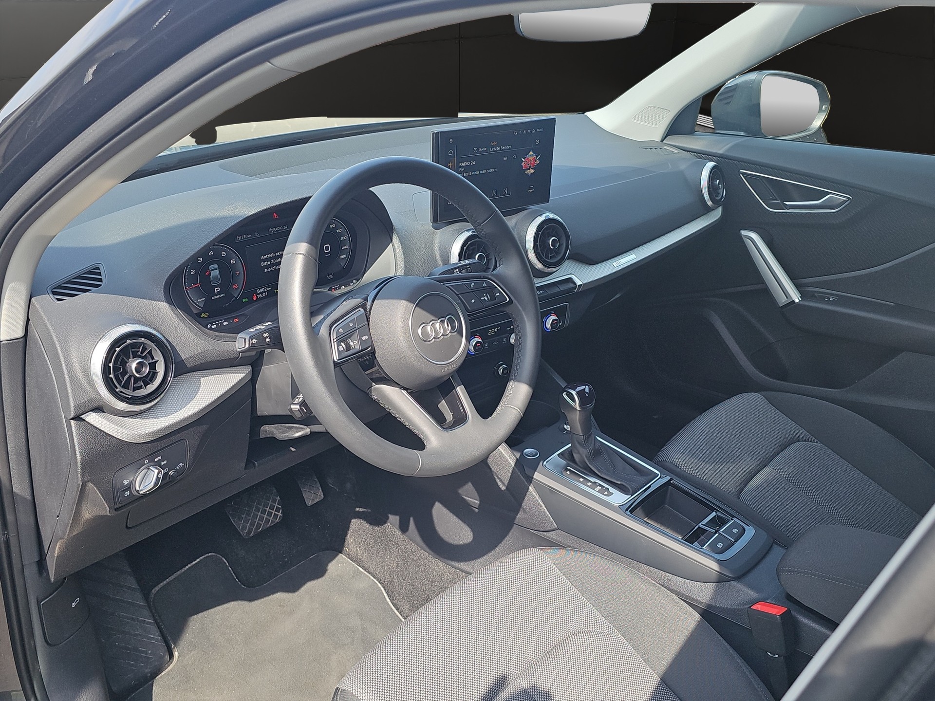 AUDI Q2 35 TFSI S line S-tronic-image-8