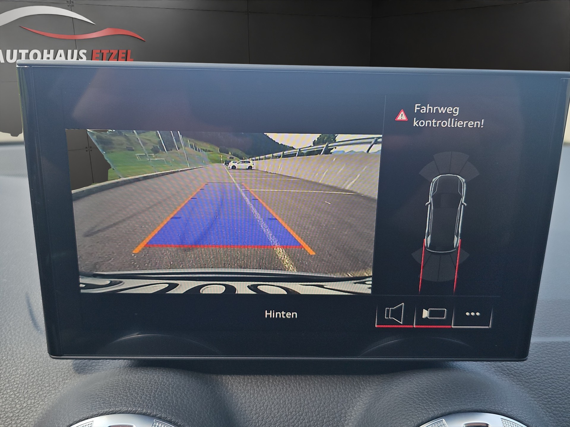 AUDI Q2 35 TFSI S line S-tronic-image-13