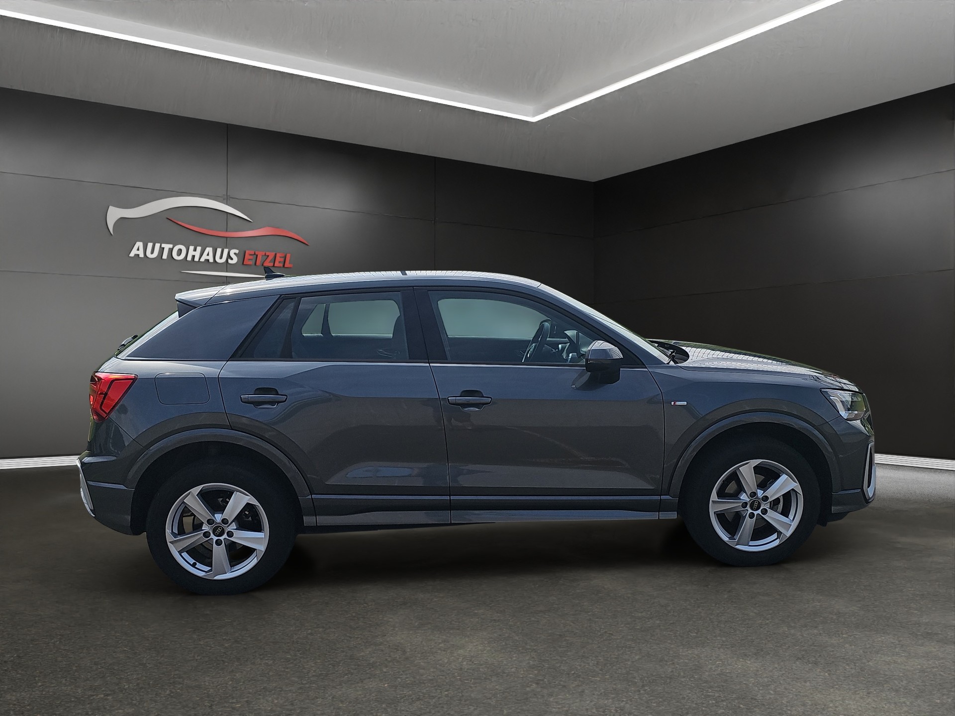 AUDI Q2 35 TFSI S line S-tronic-image-3
