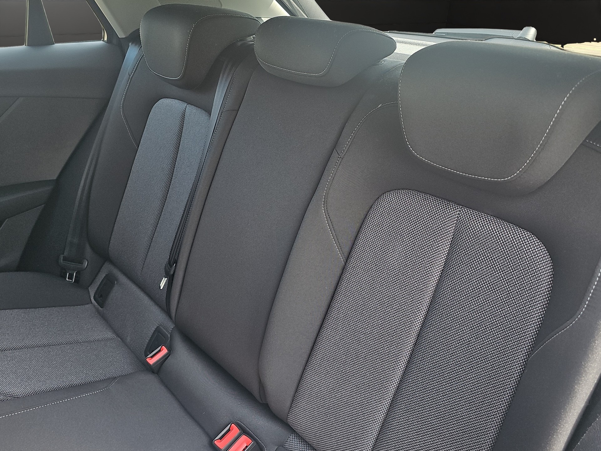 AUDI Q2 35 TFSI S line S-tronic-image-12