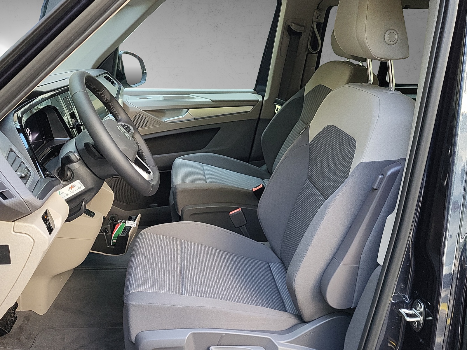 VW California Beach Tour Liberty PHEV Hybrid 4Motion-image-8