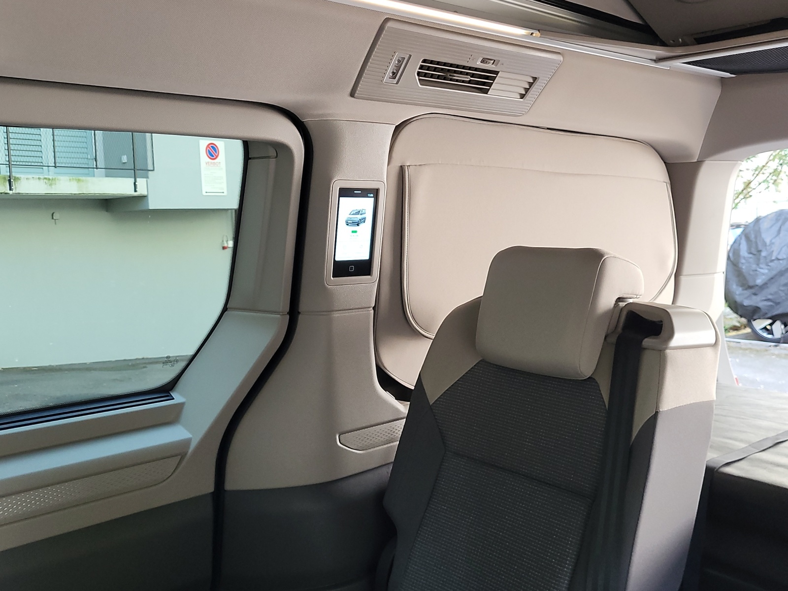 VW California Beach Tour Liberty PHEV Hybrid 4Motion-image-22