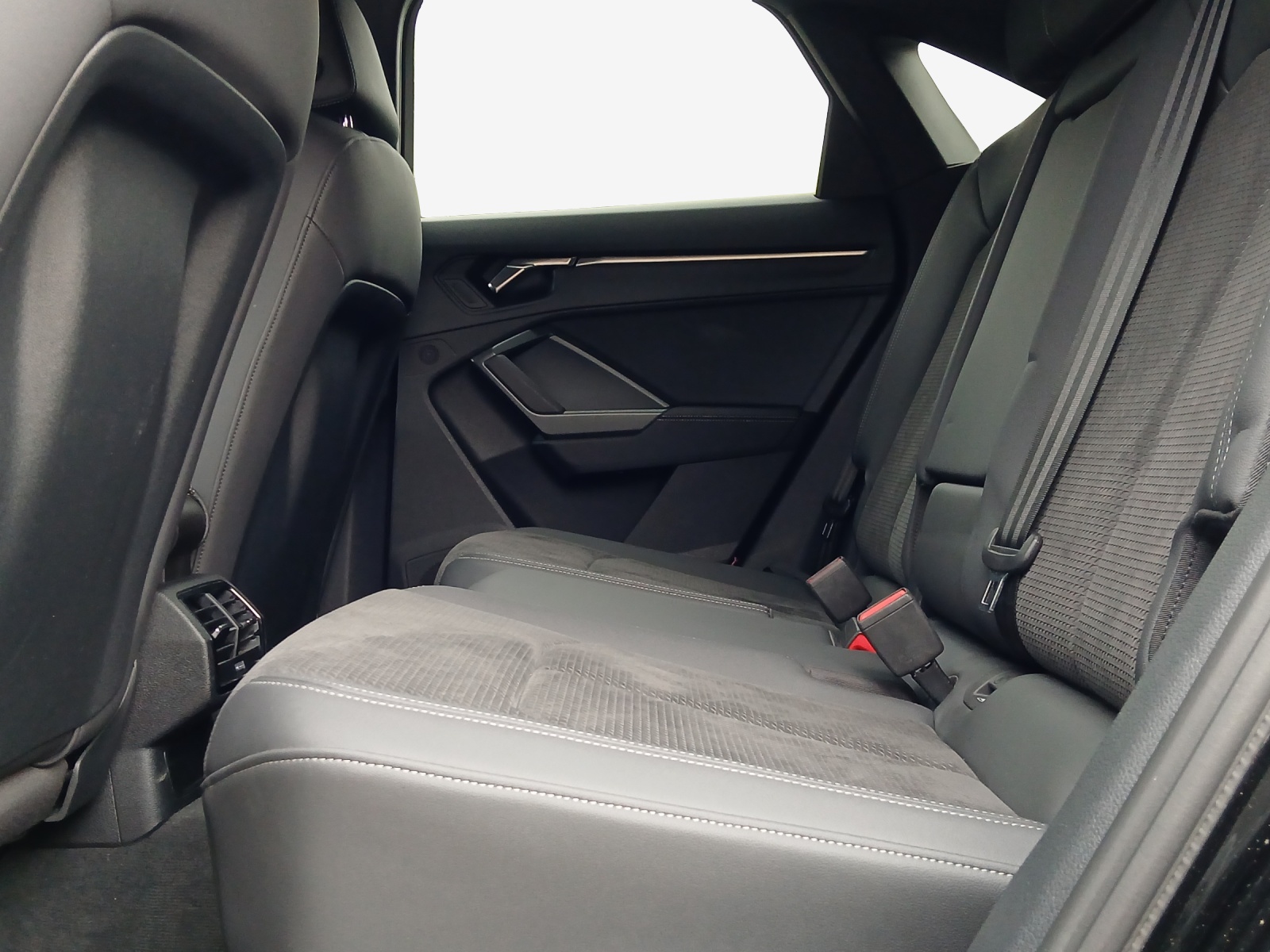 AUDI Q3 Sportback 45 TFSI e S line S-tronic-image-11