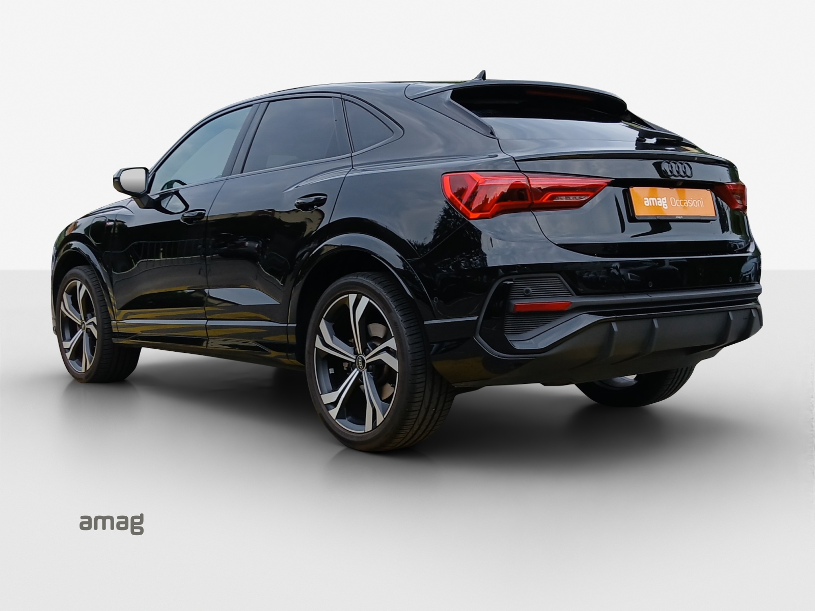 AUDI Q3 Sportback 45 TFSI e S line S-tronic-showroom-element-2