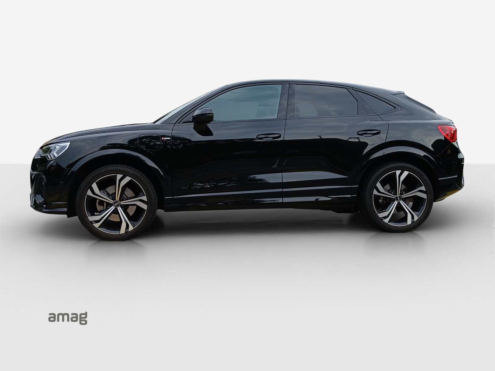 AUDI Q3 Sportback 45 TFSI e S line S-tronic-showroom-element-1