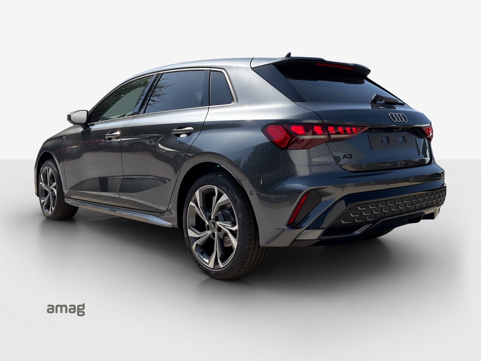 AUDI A3 Sportback TFSI 110 kW S line Attraction S tronic-showroom-element-2