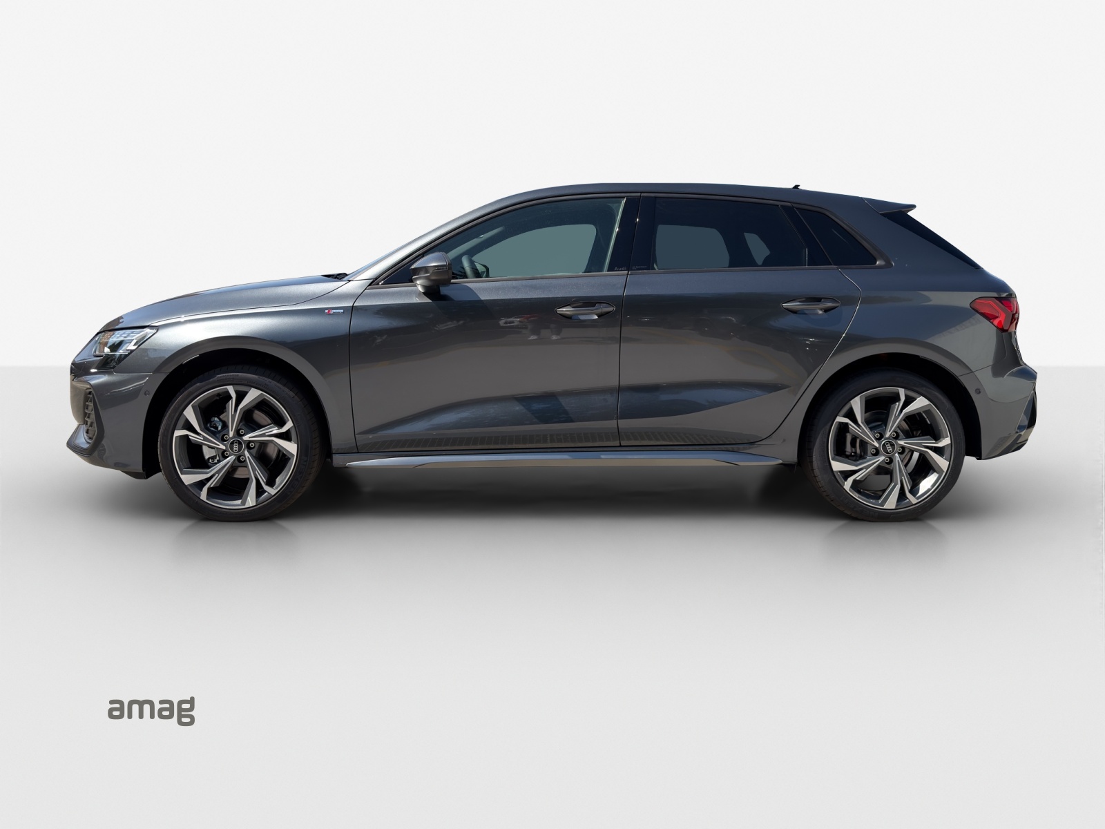 AUDI A3 Sportback TFSI 110 kW S line Attraction S tronic-showroom-element-1