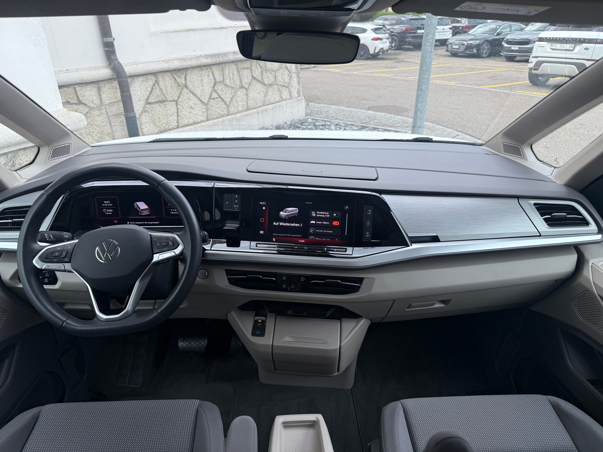 VW Multivan kurz 2.0 TDI Life Edition DSG-image-16