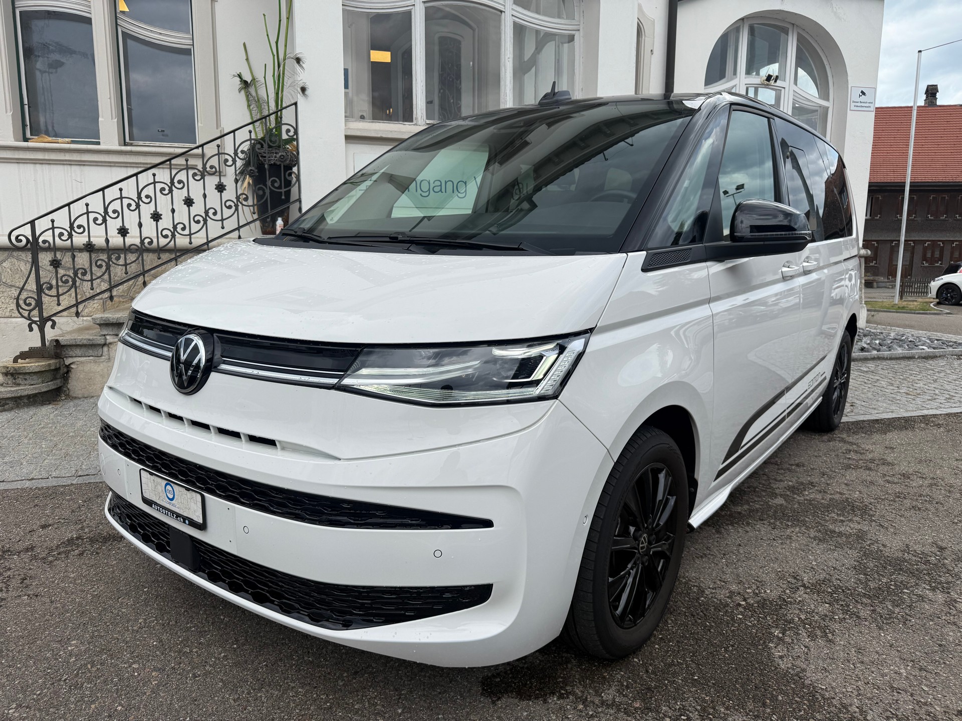 VW Multivan kurz 2.0 TDI Life Edition DSG-showroom-element-1