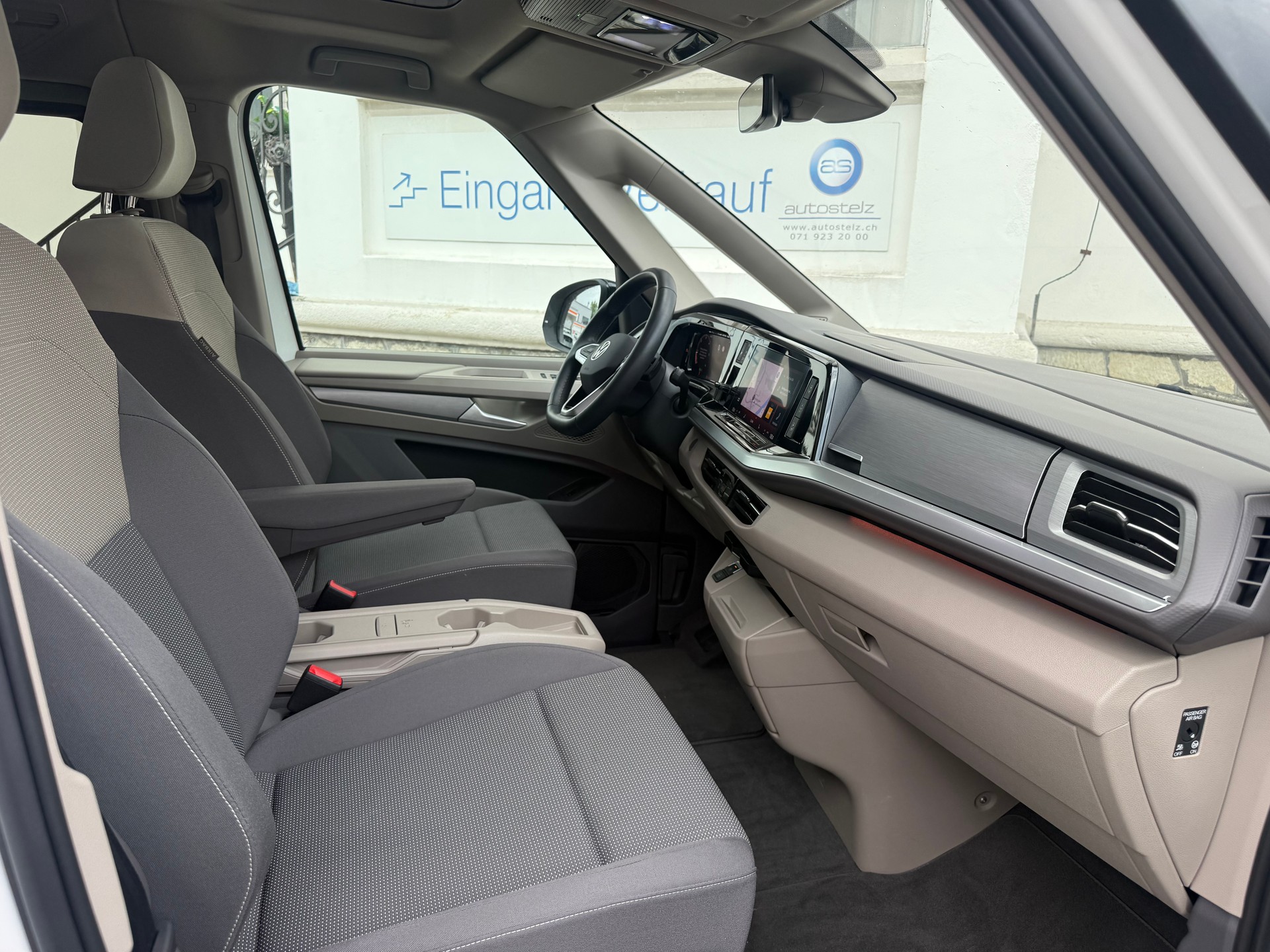 VW Multivan kurz 2.0 TDI Life Edition DSG-image-15
