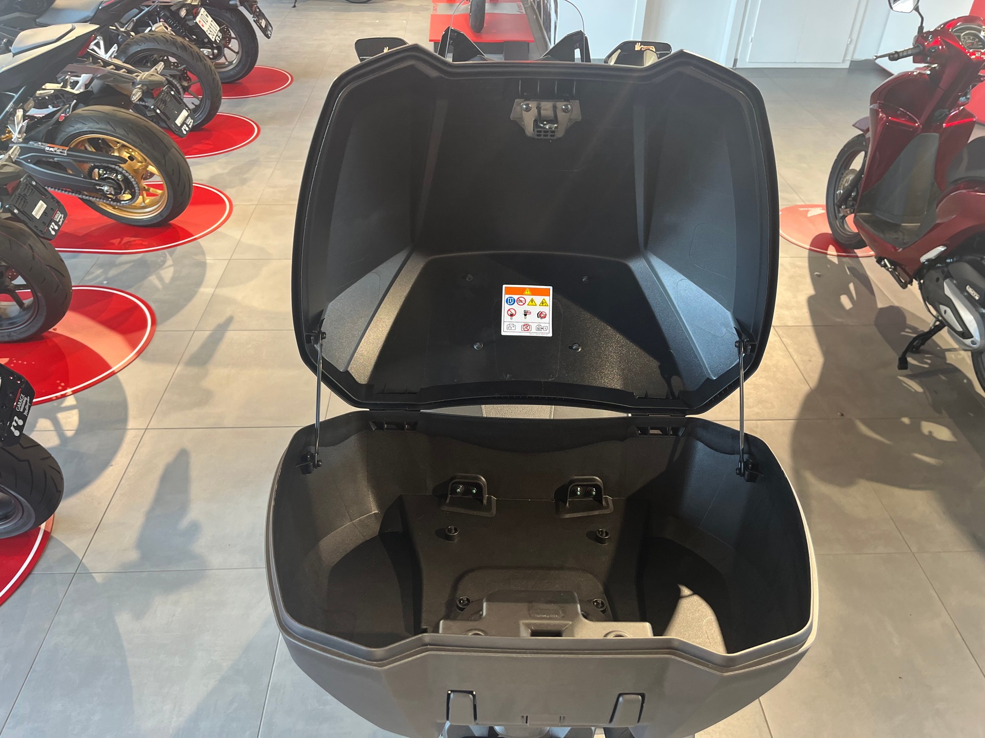 HONDA Nss 125 Forza TopBox-image-10