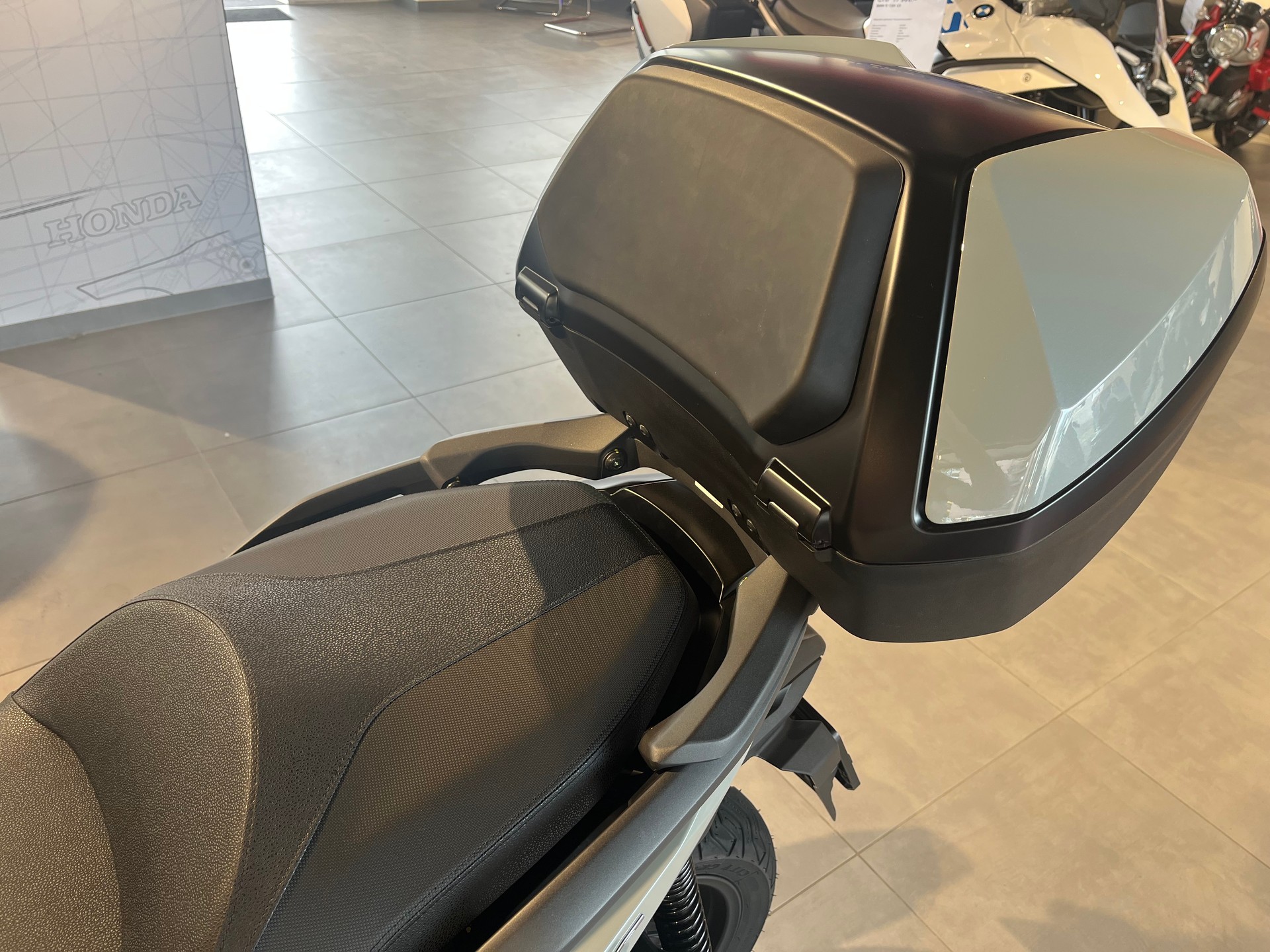 HONDA Nss 125 Forza TopBox-image-11