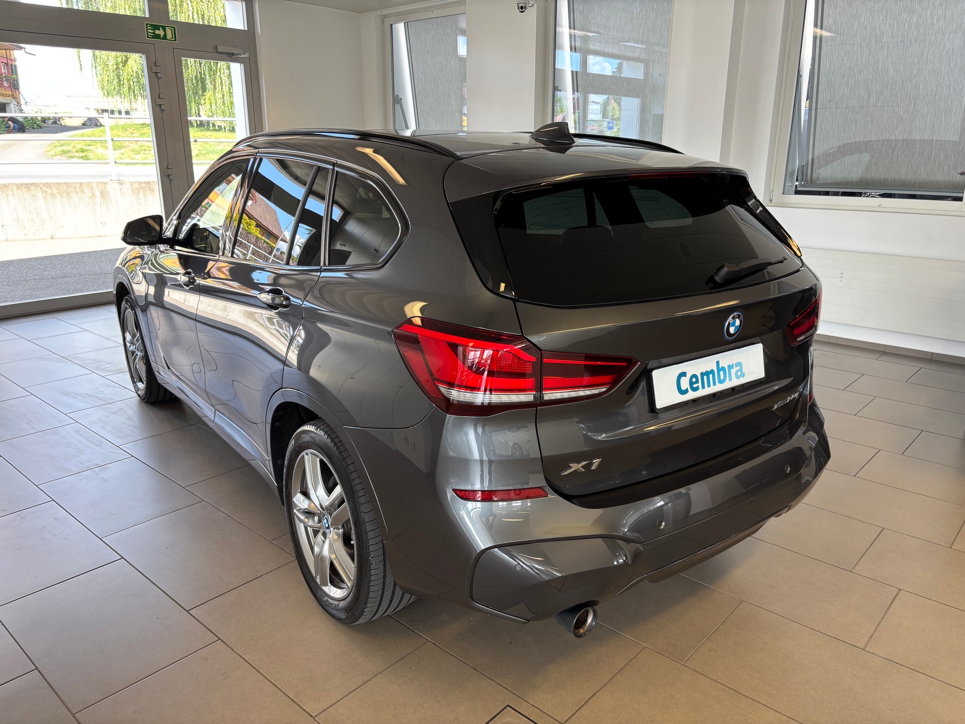 BMW X1 xDrive 25e M Sport Steptronic-showroom-element-3