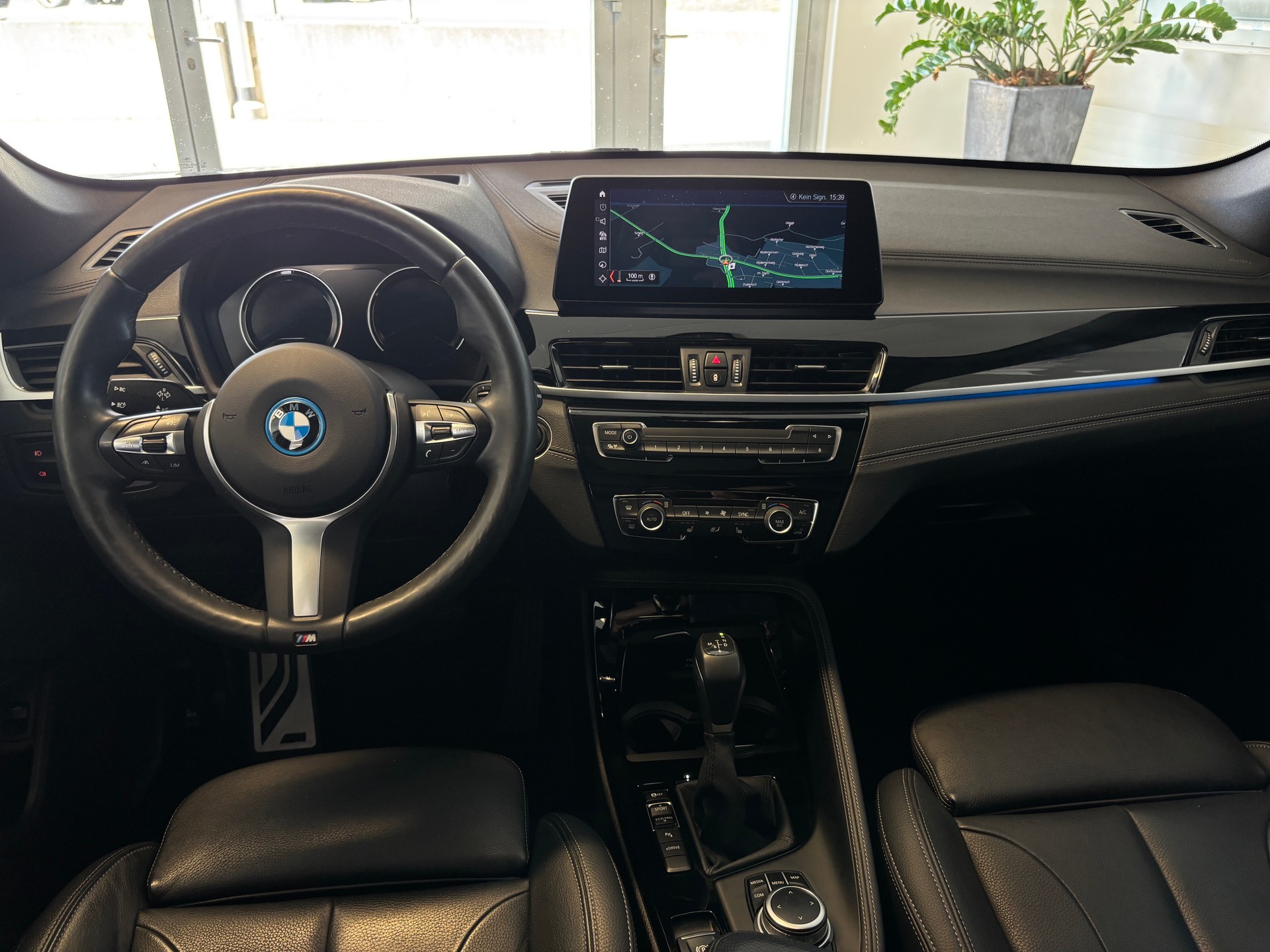BMW X1 xDrive 25e M Sport Steptronic-image-13