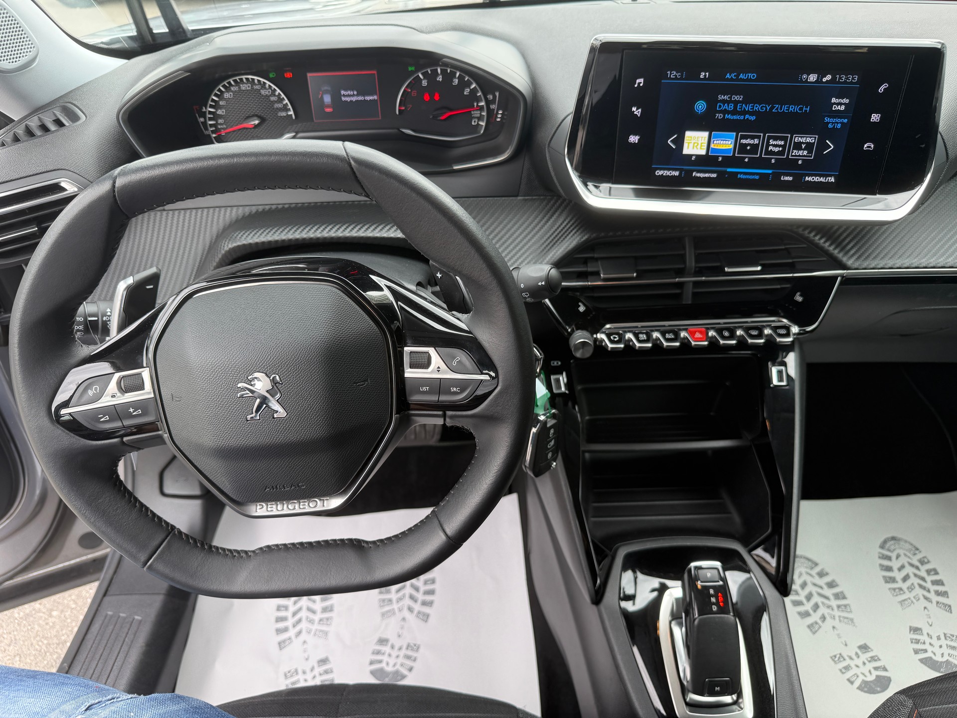 PEUGEOT 2008 1.5 BlueHDi Allure EAT8-image-9