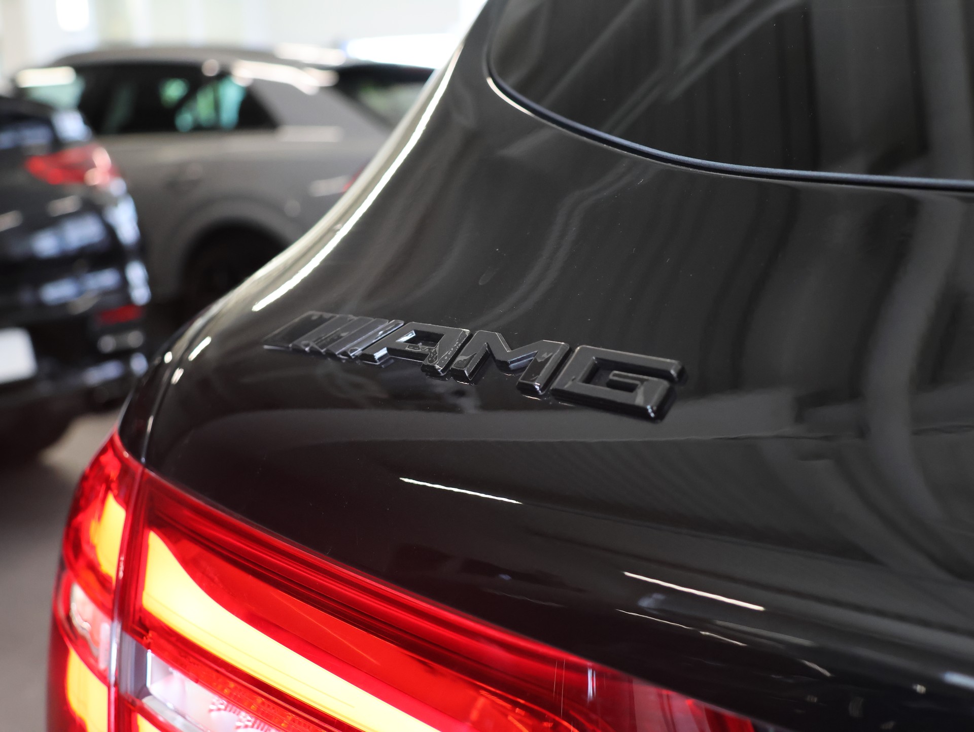 MERCEDES-BENZ GLC 63 S AMG 4Matic+ 9G-Tronic *Panoramadach* *360 Kamera*-image-45