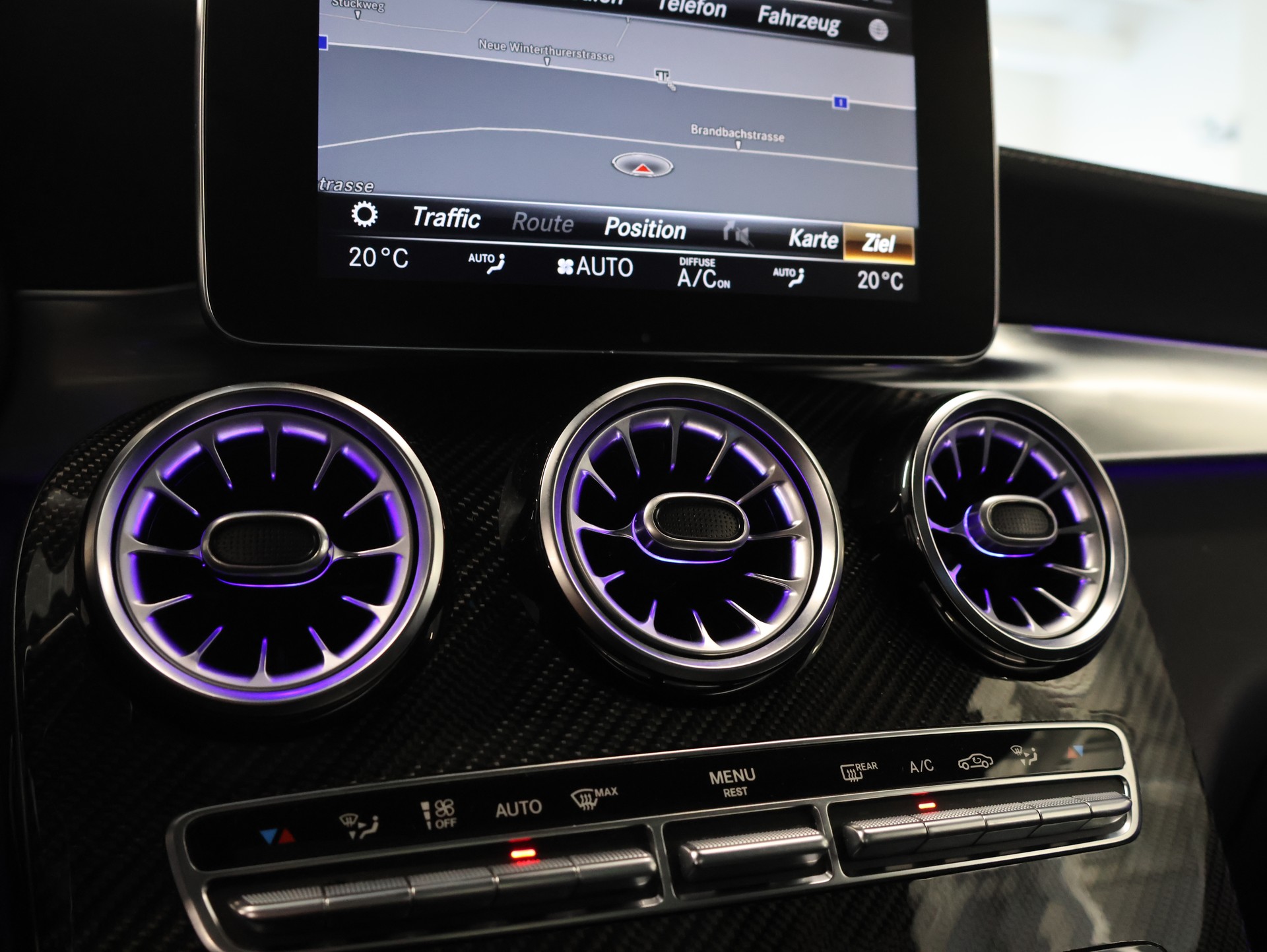 MERCEDES-BENZ GLC 63 S AMG 4Matic+ 9G-Tronic *Panoramadach* *360 Kamera*-image-27