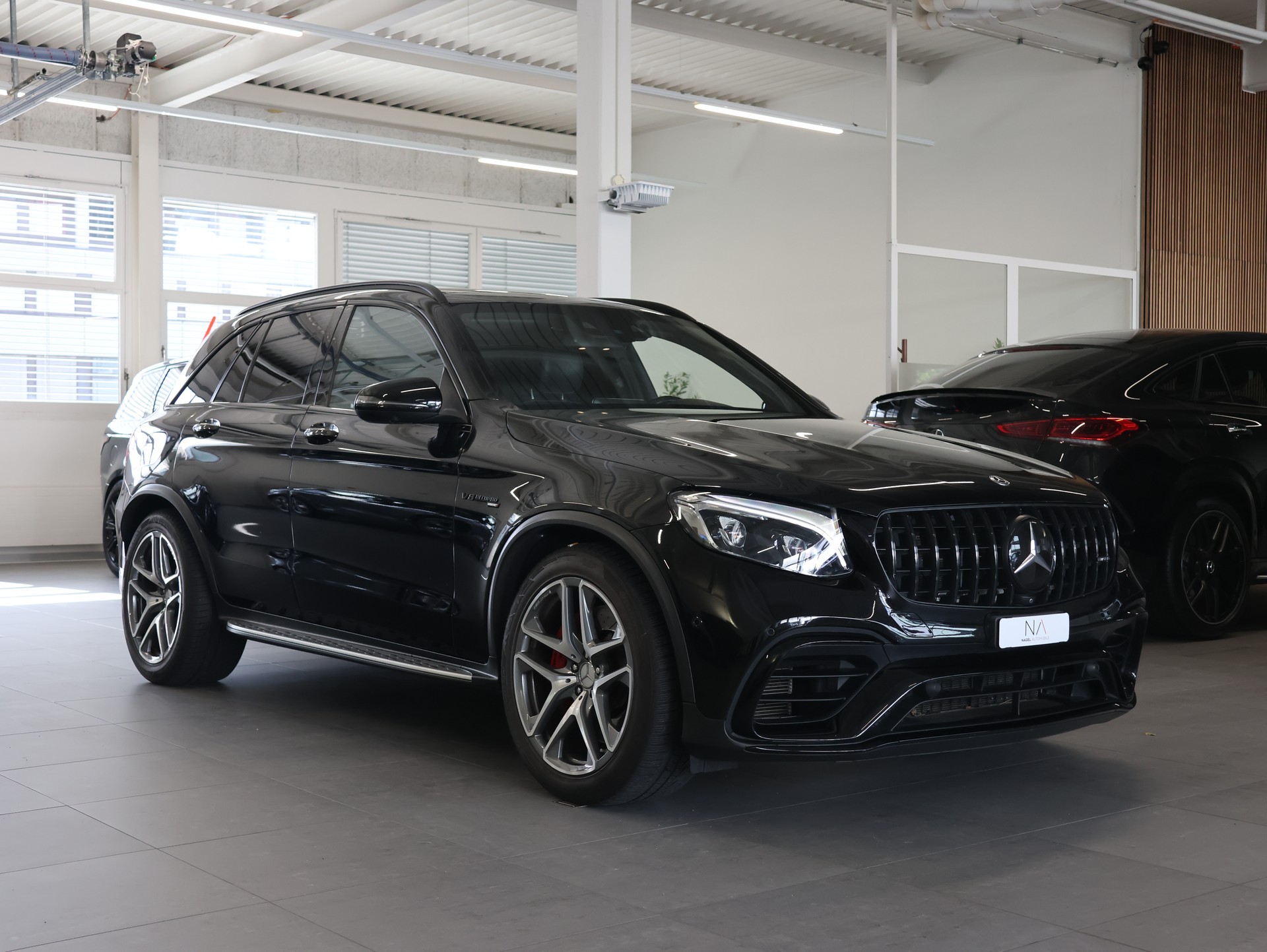 MERCEDES-BENZ GLC 63 S AMG 4Matic+ 9G-Tronic *Panoramadach* *360 Kamera*-showroom-element-1