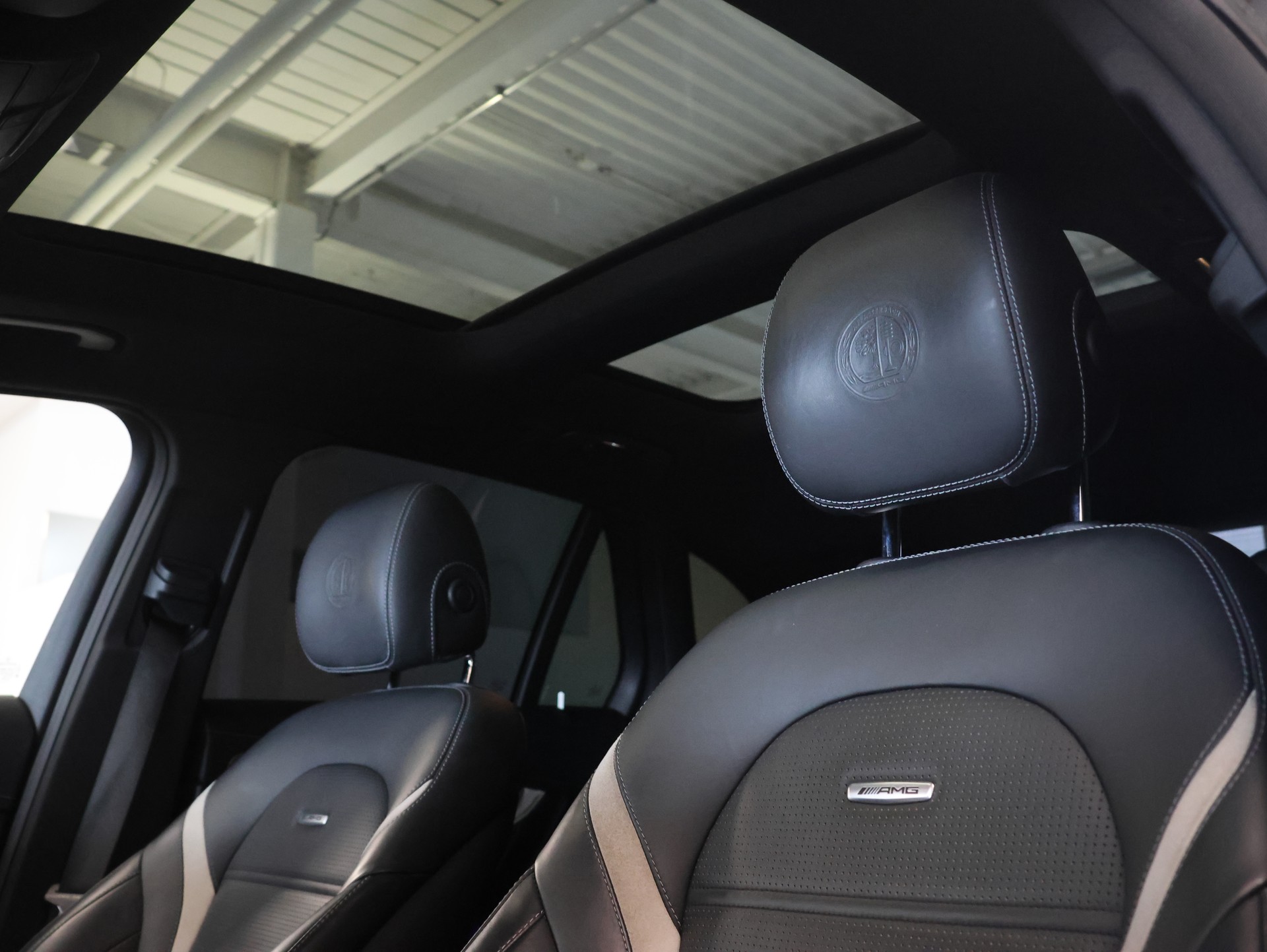 MERCEDES-BENZ GLC 63 S AMG 4Matic+ 9G-Tronic *Panoramadach* *360 Kamera*-image-15