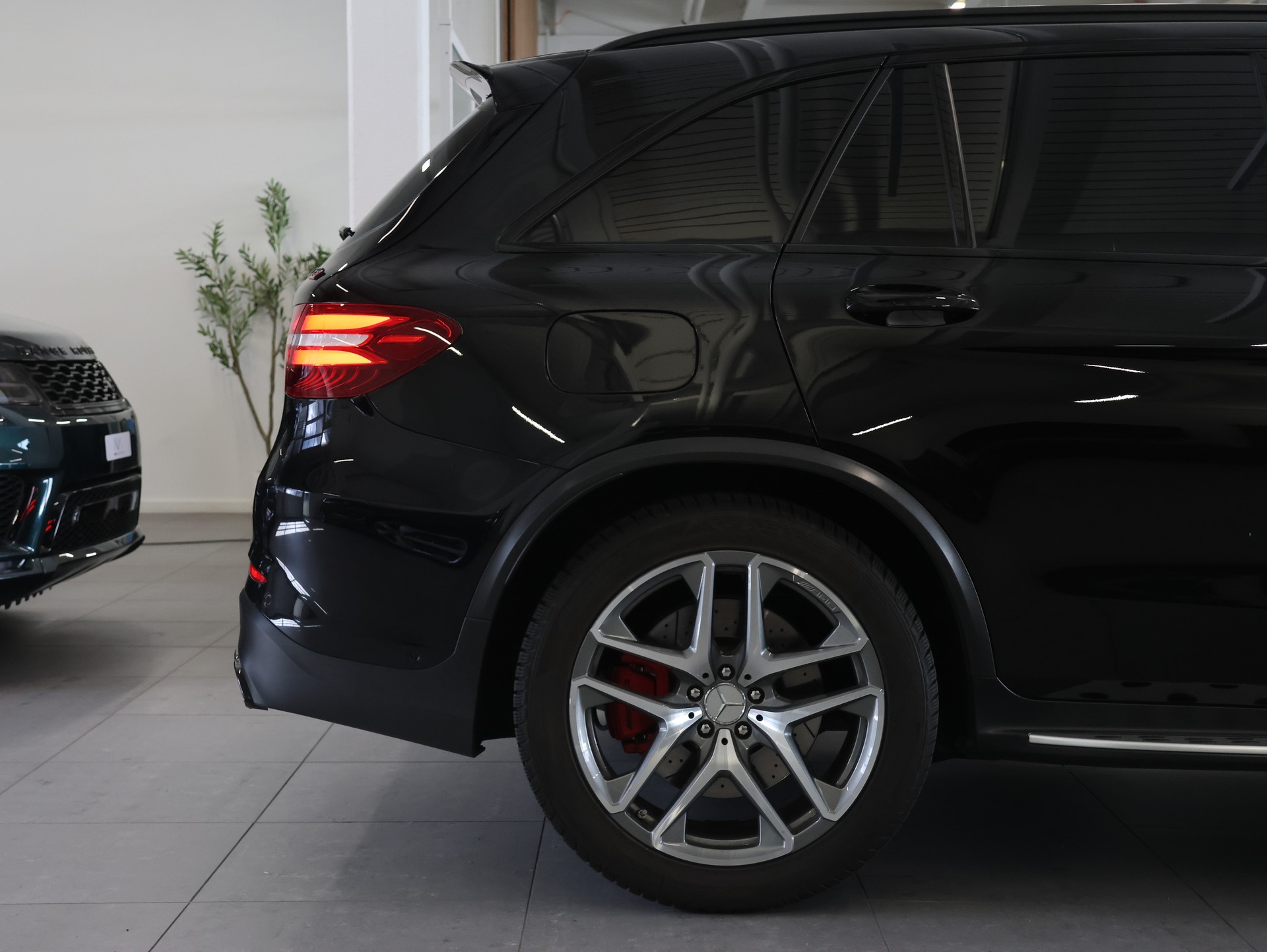 MERCEDES-BENZ GLC 63 S AMG 4Matic+ 9G-Tronic *Panoramadach* *360 Kamera*-image-8