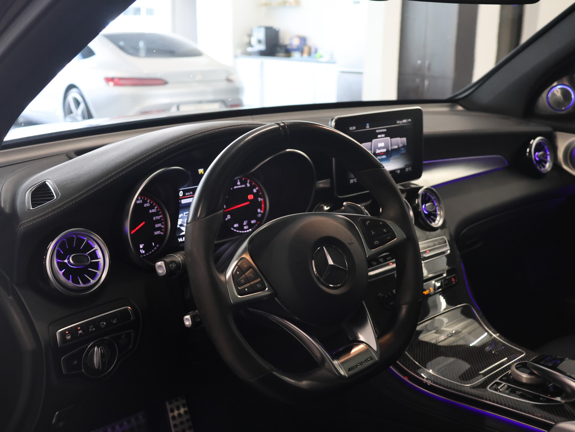 MERCEDES-BENZ GLC 63 S AMG 4Matic+ 9G-Tronic *Panoramadach* *360 Kamera*-image-18