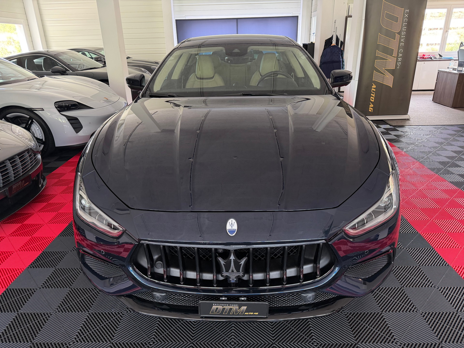 MASERATI Ghibli S Q4 3.0 Modena-image-7