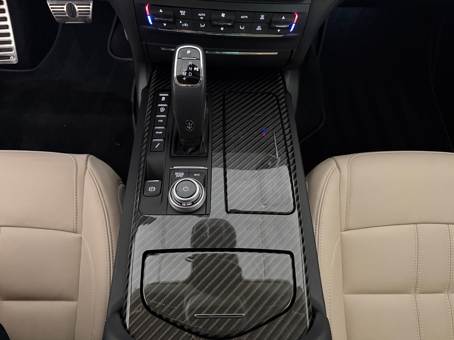 MASERATI Ghibli S Q4 3.0 Modena-image-9