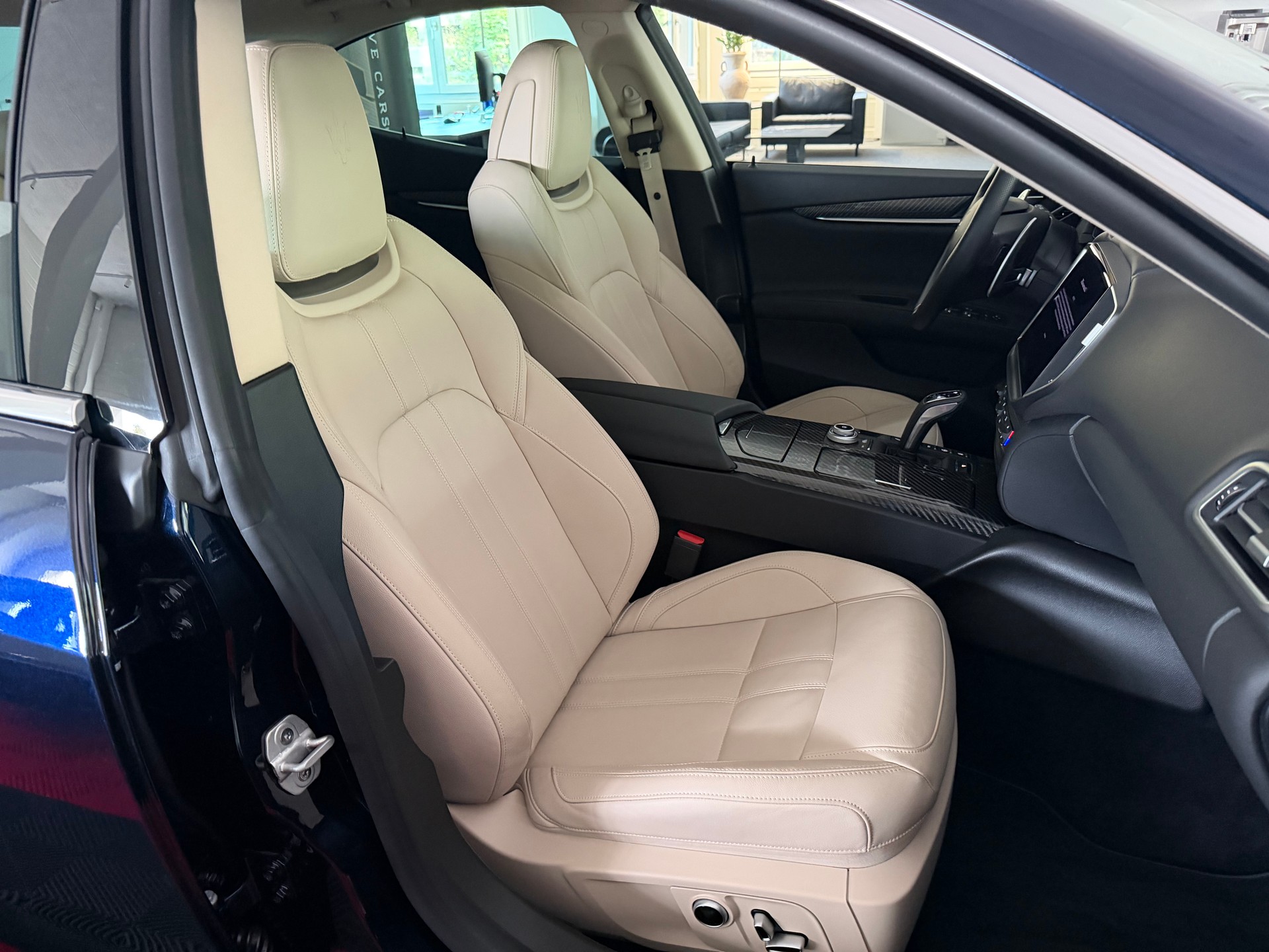 MASERATI Ghibli S Q4 3.0 Modena-image-12