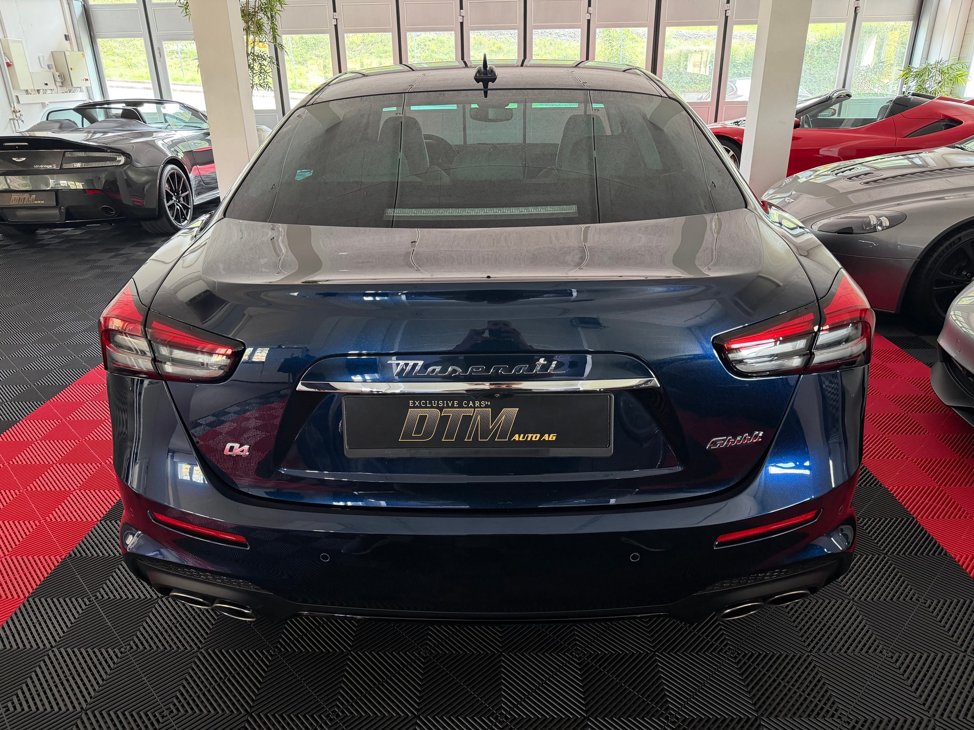 MASERATI Ghibli S Q4 3.0 Modena-image-4