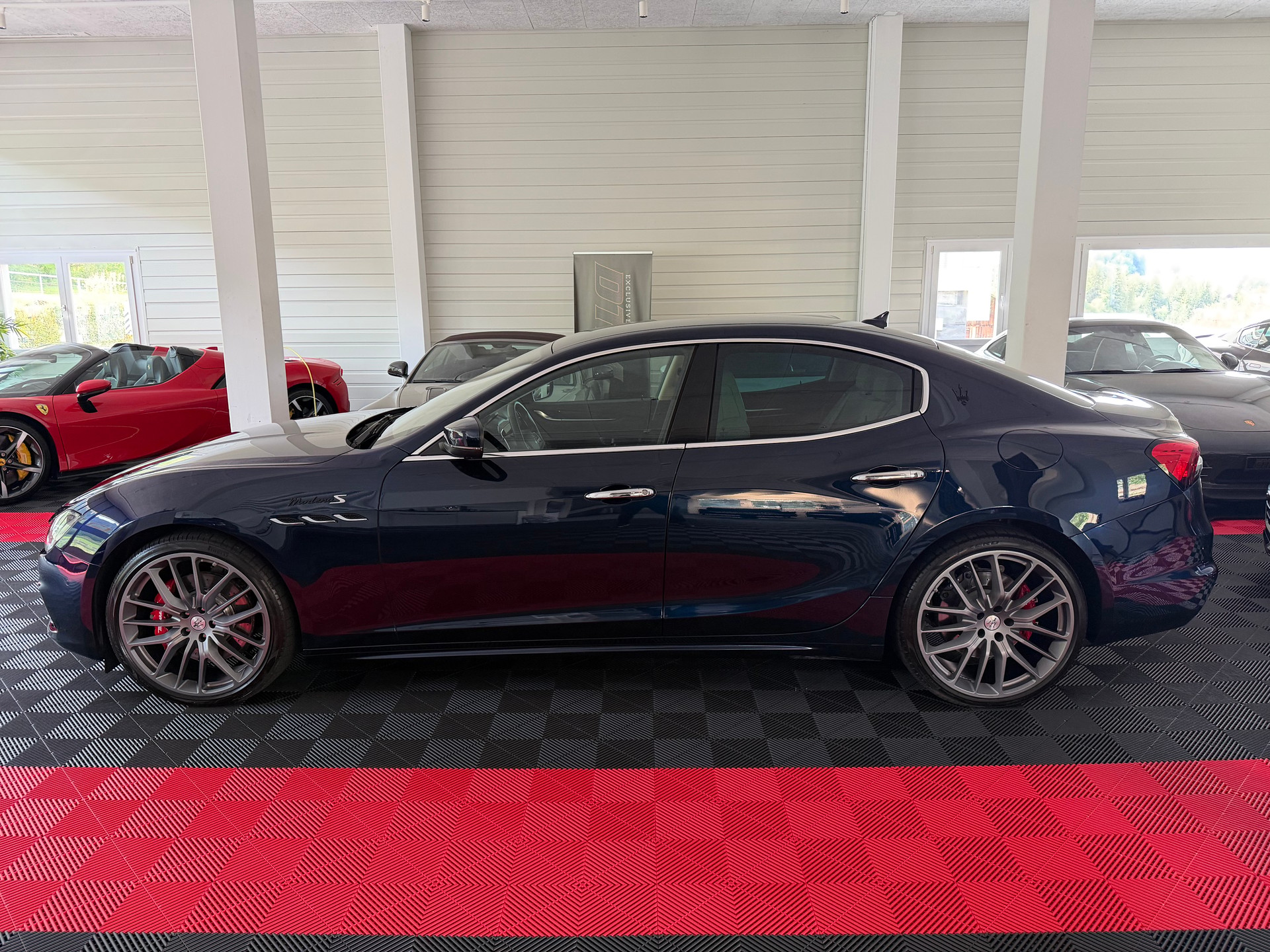 MASERATI Ghibli S Q4 3.0 Modena-showroom-element-2