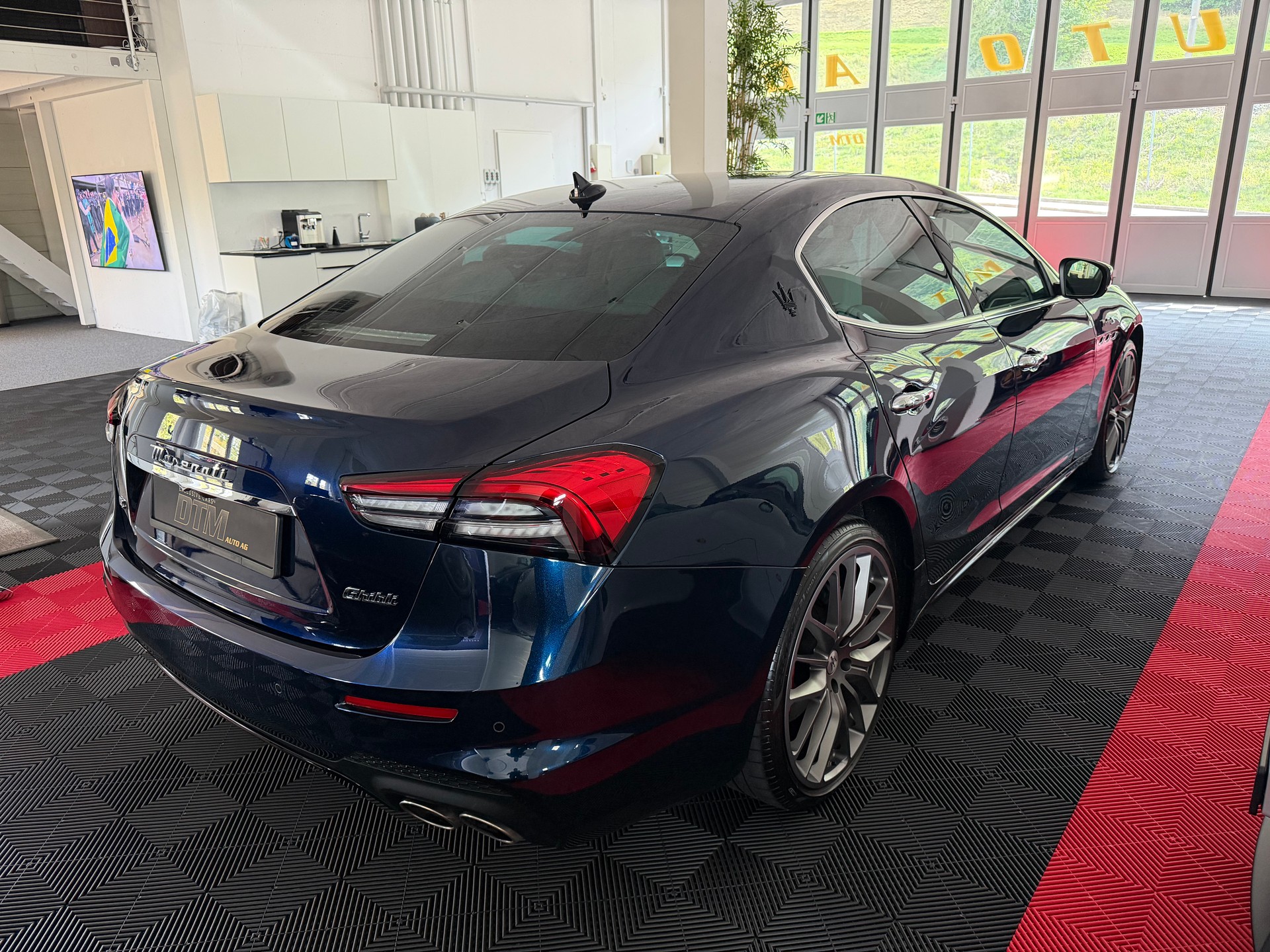 MASERATI Ghibli S Q4 3.0 Modena-image-5