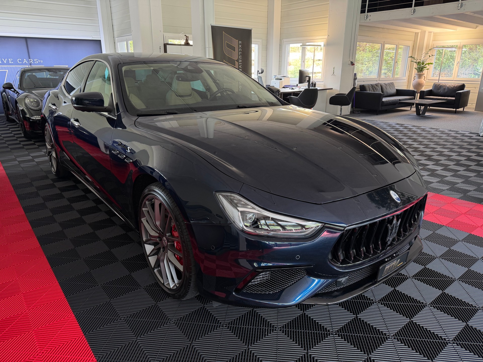 MASERATI Ghibli S Q4 3.0 Modena-image-6