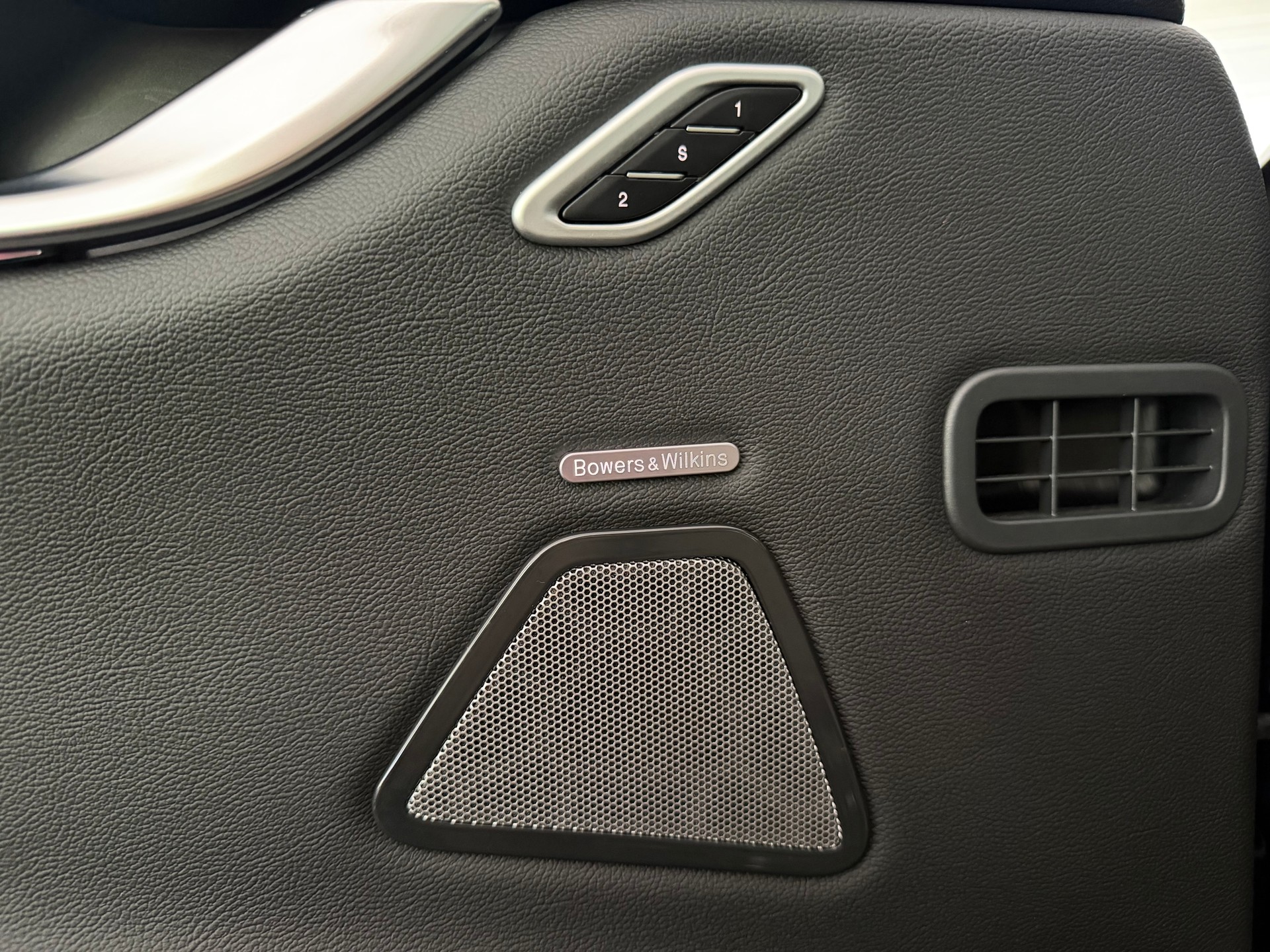 MASERATI Ghibli S Q4 3.0 Modena-image-13