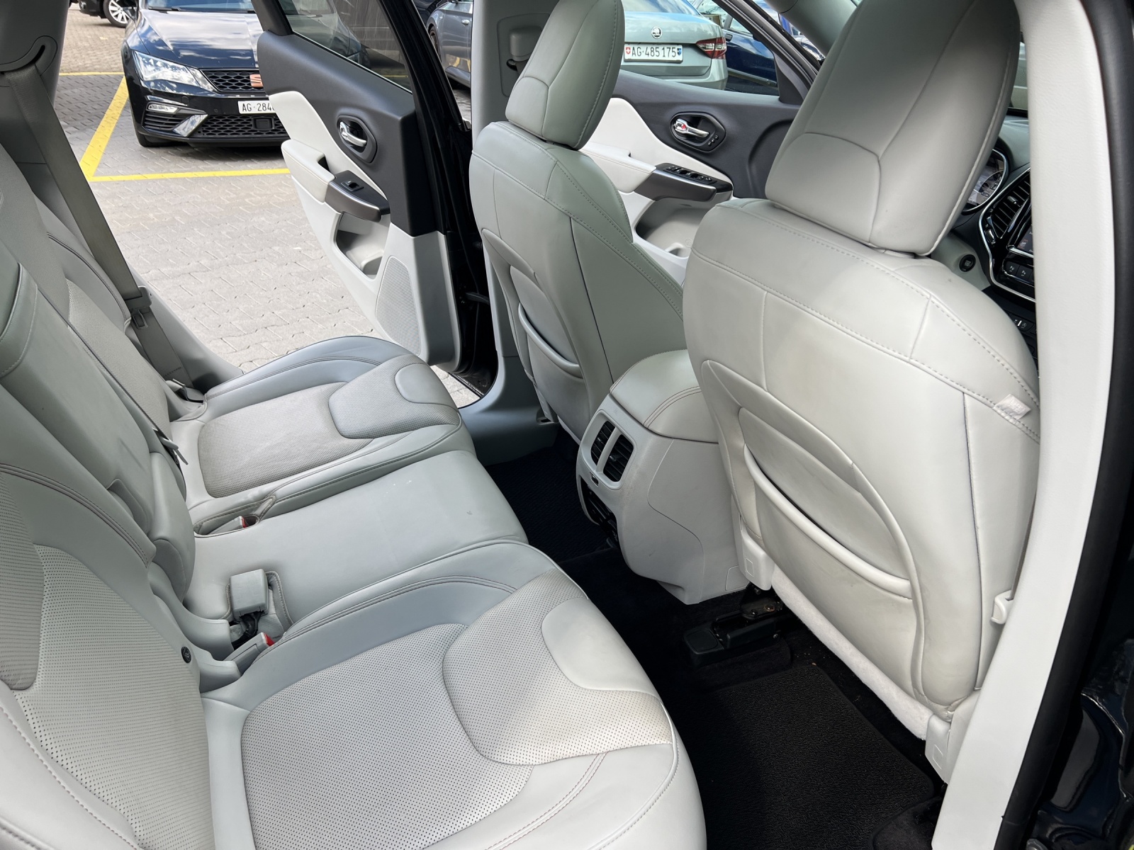 JEEP Cherokee 2.2MJ Overland AWD Drive I 9ATX-image-7