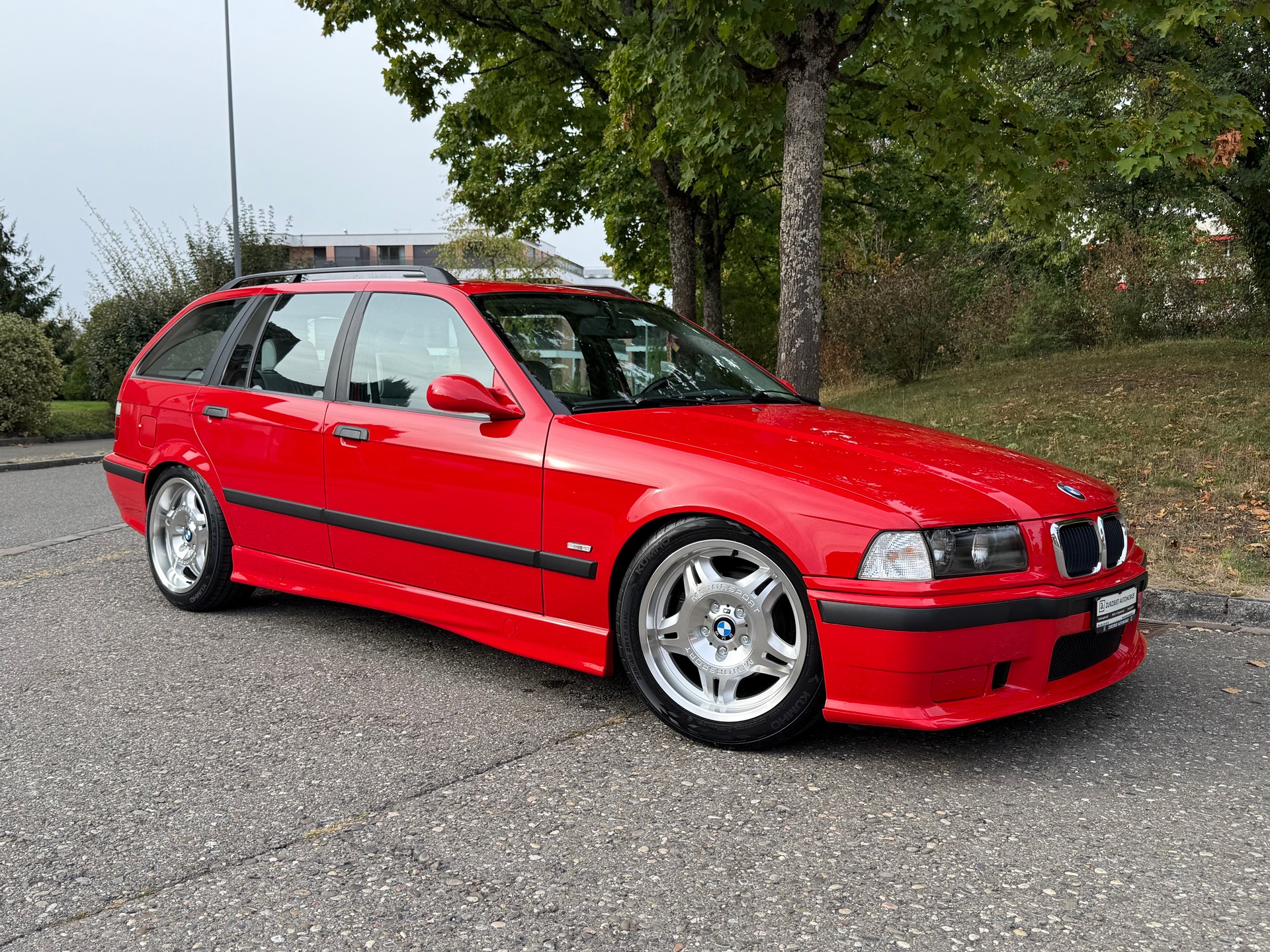 BMW 323i Touring