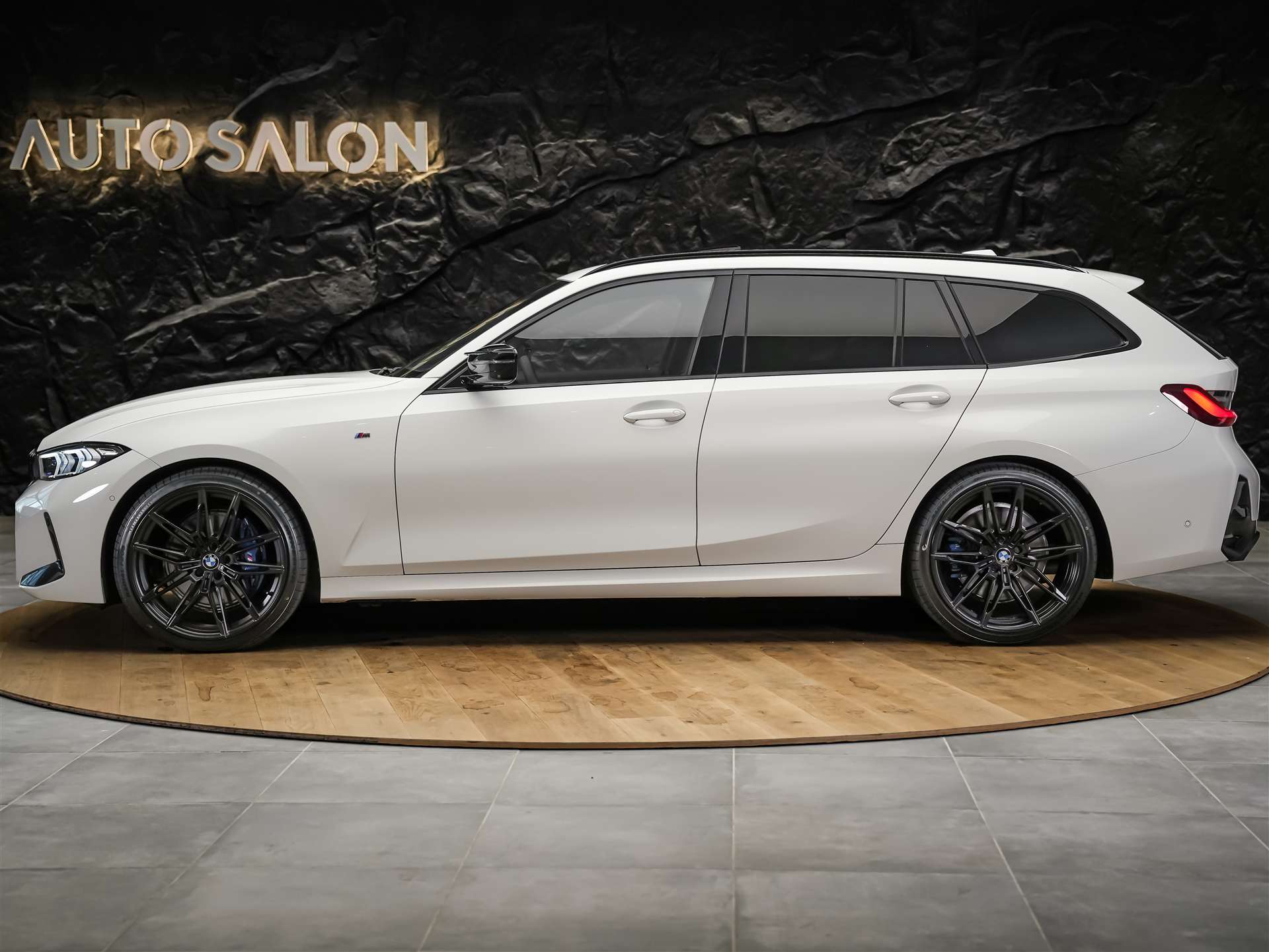 BMW M340i xDrive Touring Steptronic *Facelift 2025*20" Felgen*Panorama*360° Kamera*-showroom-element-2