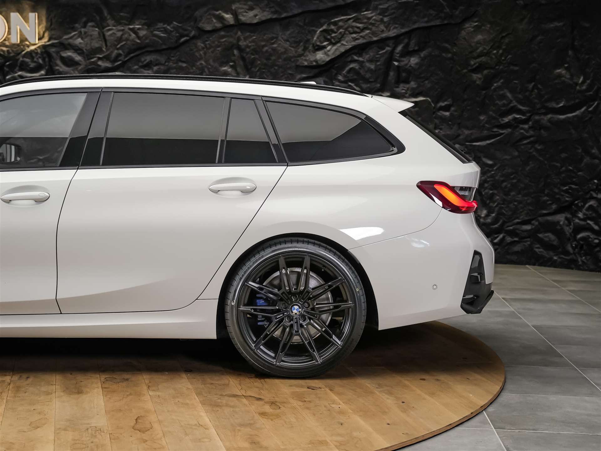 BMW M340i xDrive Touring Steptronic *Facelift 2025*20" Felgen*Panorama*360° Kamera*-image-20