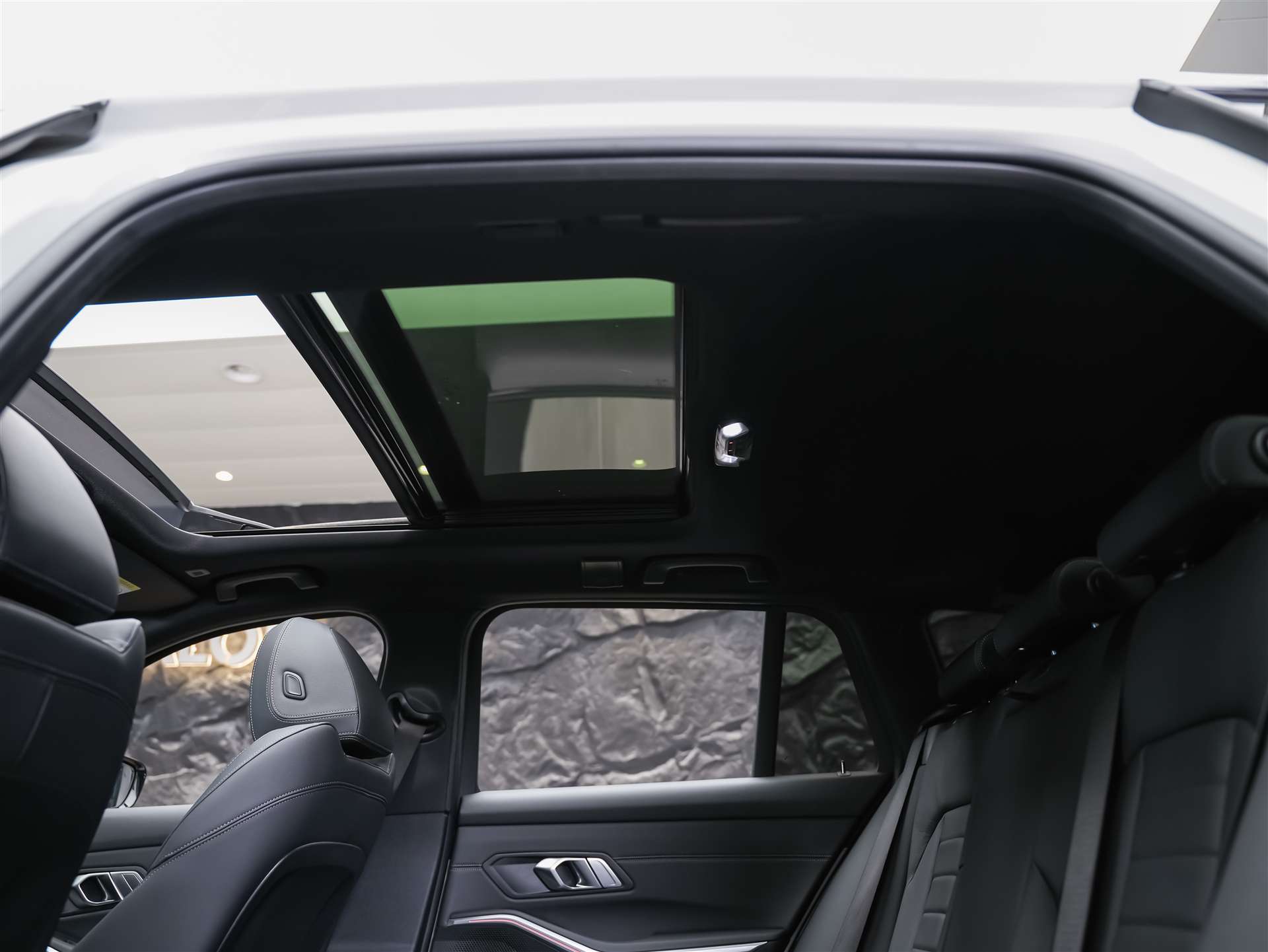 BMW M340i xDrive Touring Steptronic *Facelift 2025*20" Felgen*Panorama*360° Kamera*-image-13