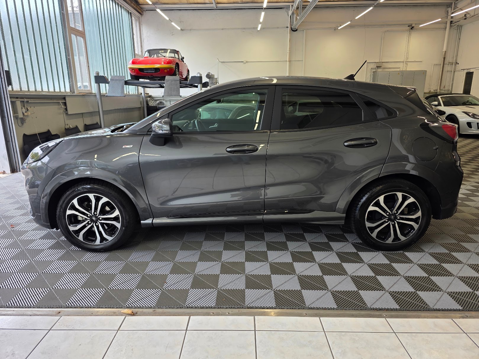 FORD Puma 1.0 MHEV ST-Line-showroom-element-2