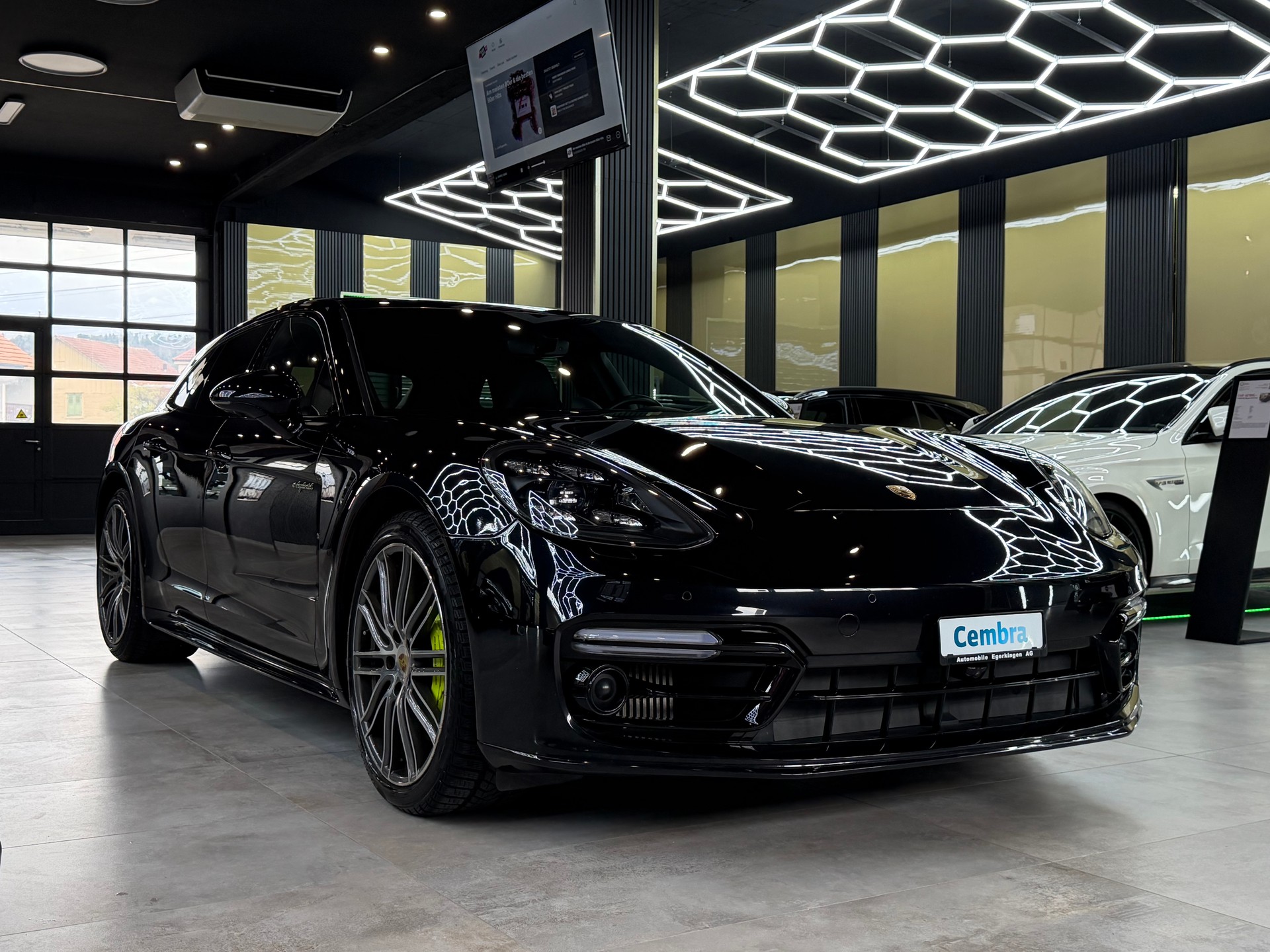 PORSCHE Panamera 4 E-Hybrid Sport Turismo PDK-showroom-element-2