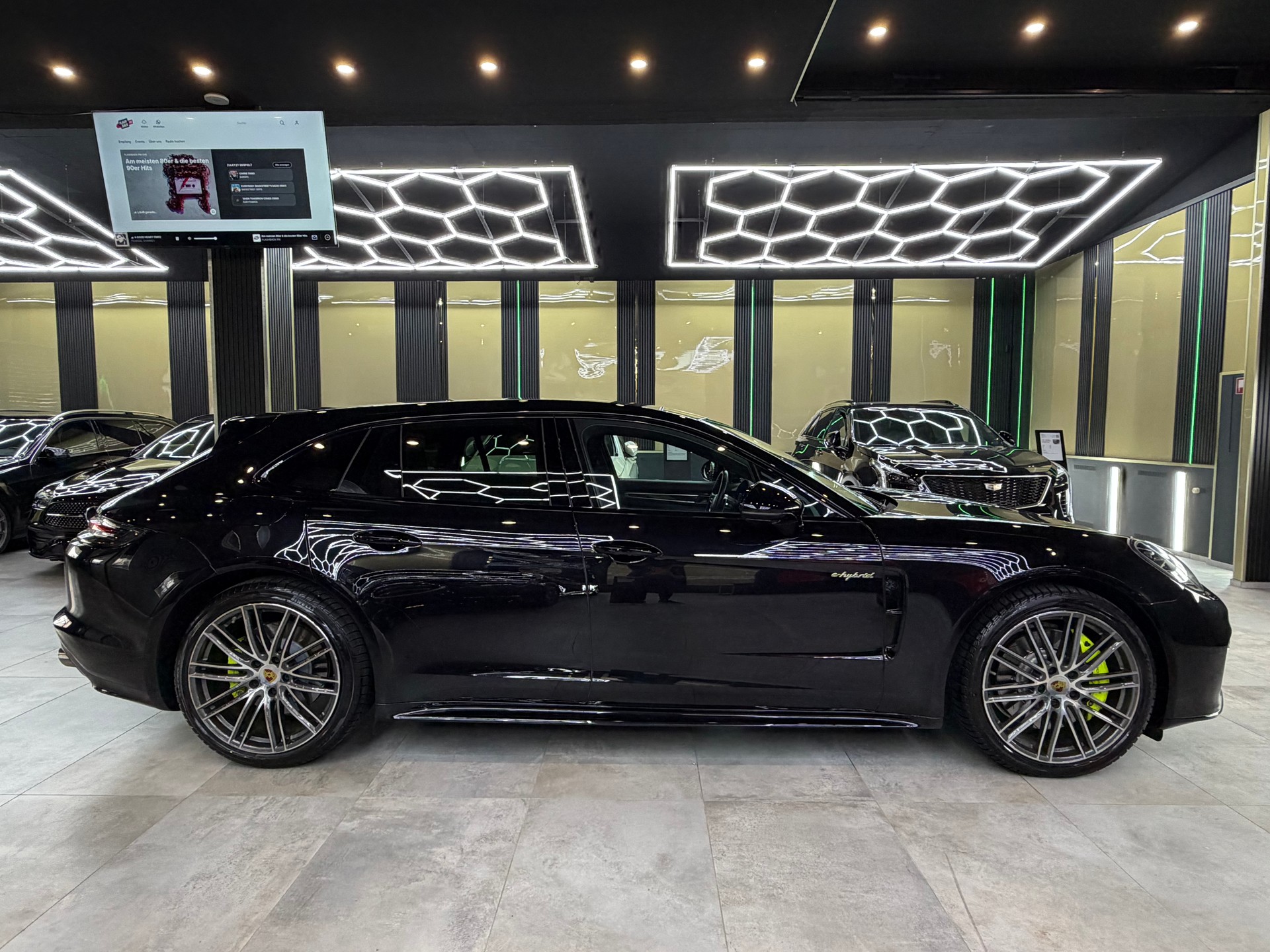 PORSCHE Panamera 4 E-Hybrid Sport Turismo PDK-showroom-element-3