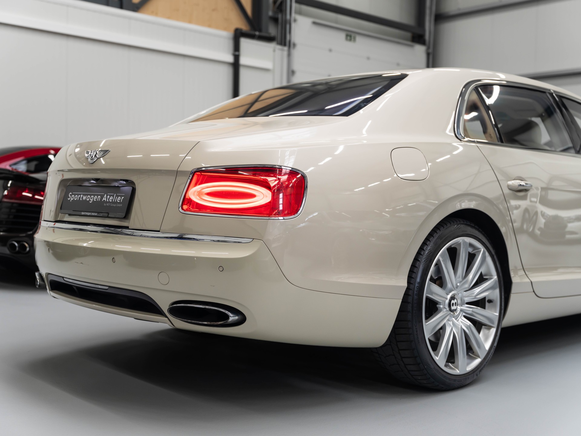 BENTLEY Flying Spur 6.0-image-16