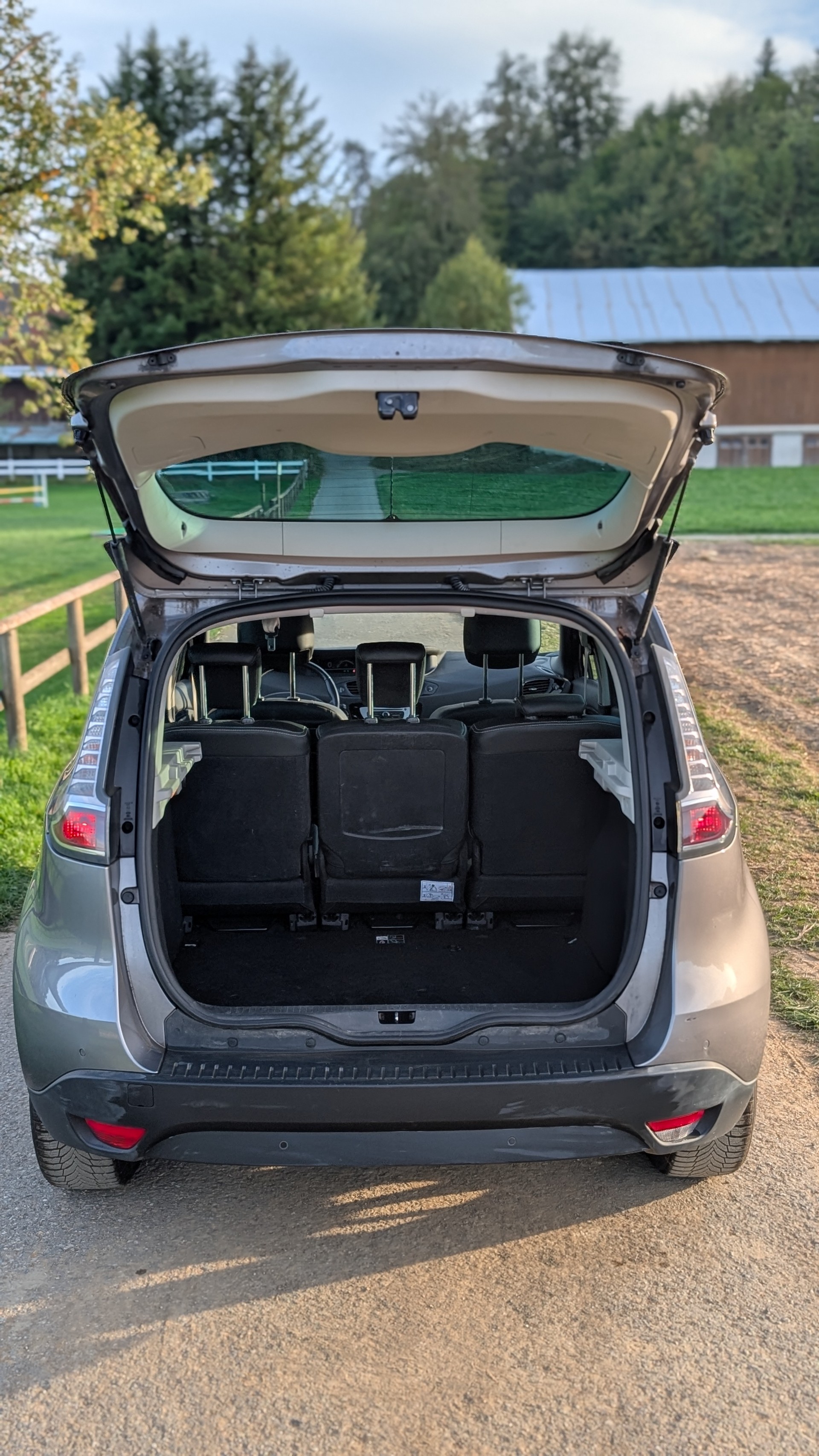 RENAULT RENAULT Scénic 1.6 dCi Bose-image-6