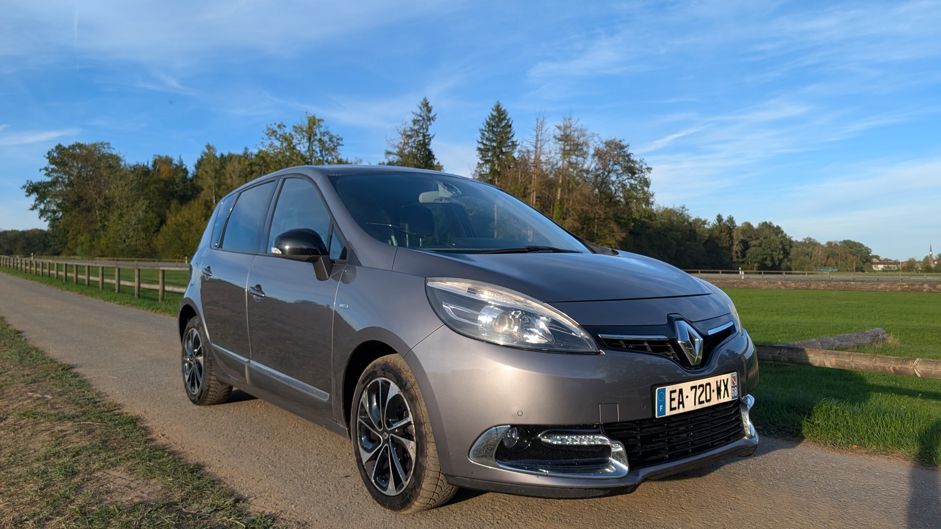 RENAULT RENAULT Scénic 1.6 dCi Bose-image-4