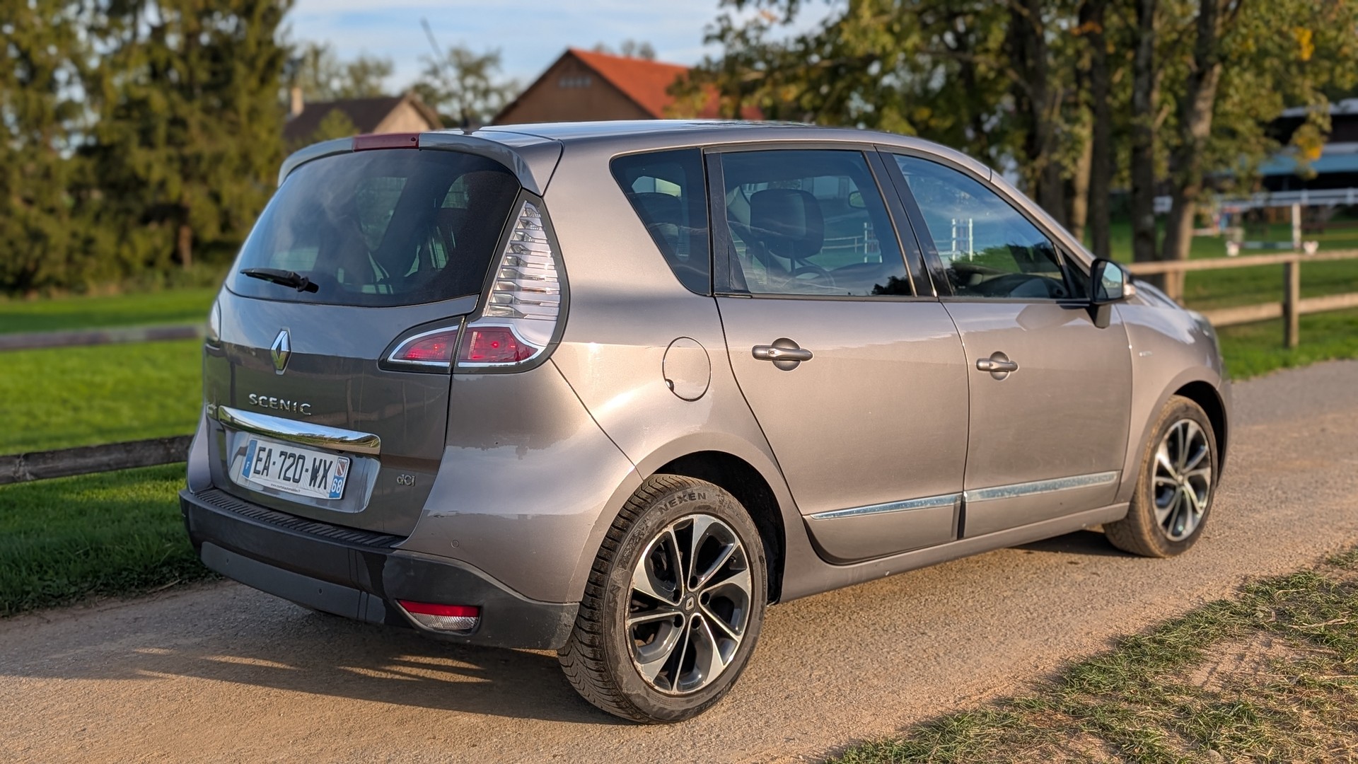 RENAULT RENAULT Scénic 1.6 dCi Bose-image-3