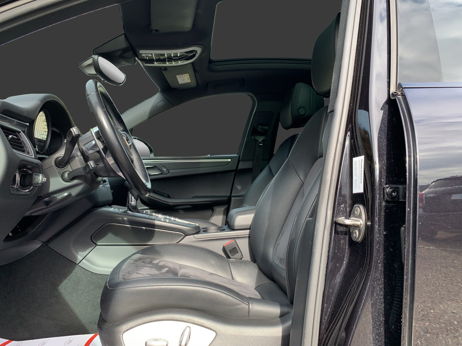 PORSCHE Macan PDK-image-13