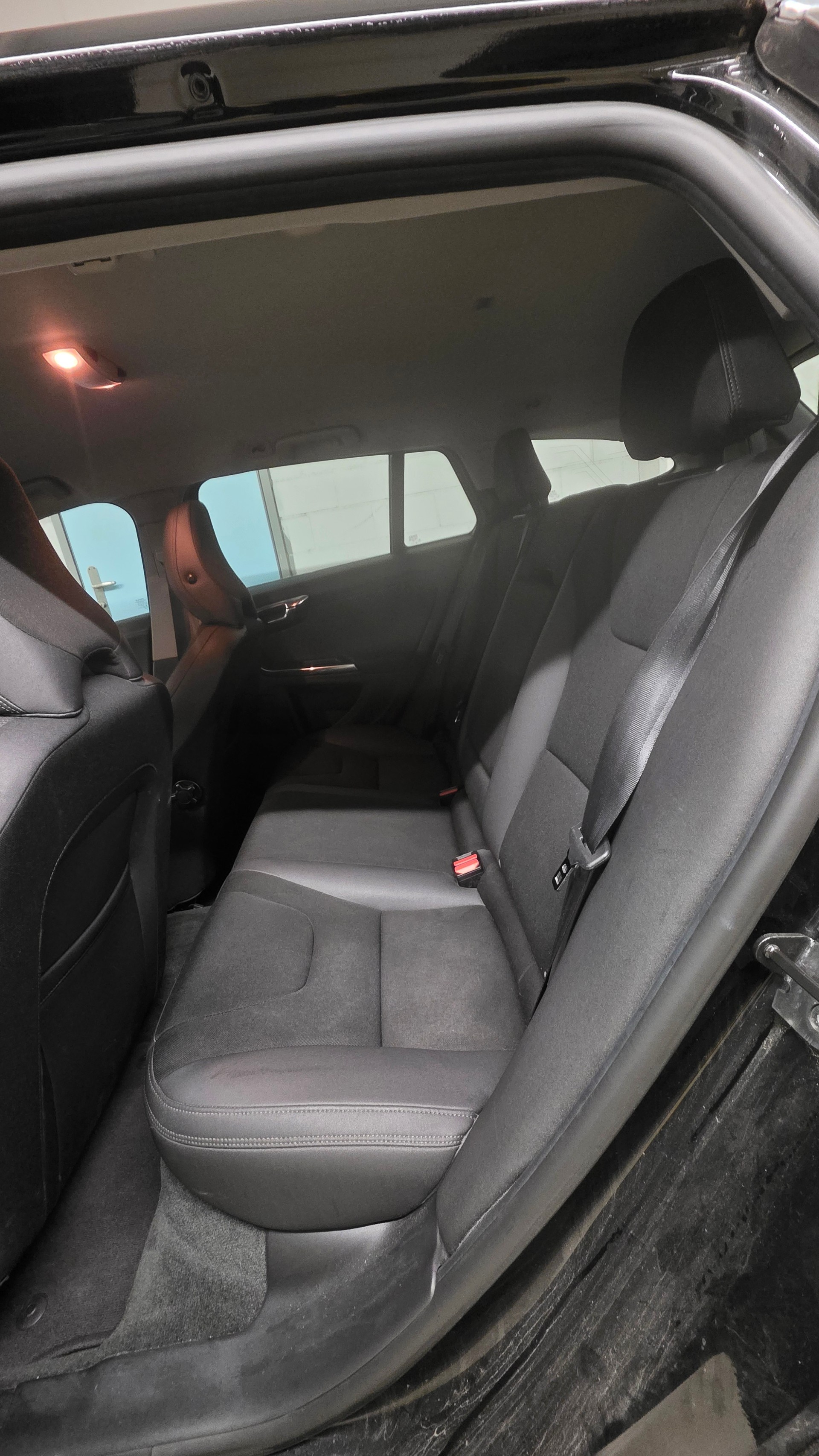 VOLVO V60 D4 AWD Husky Geartronic-image-10