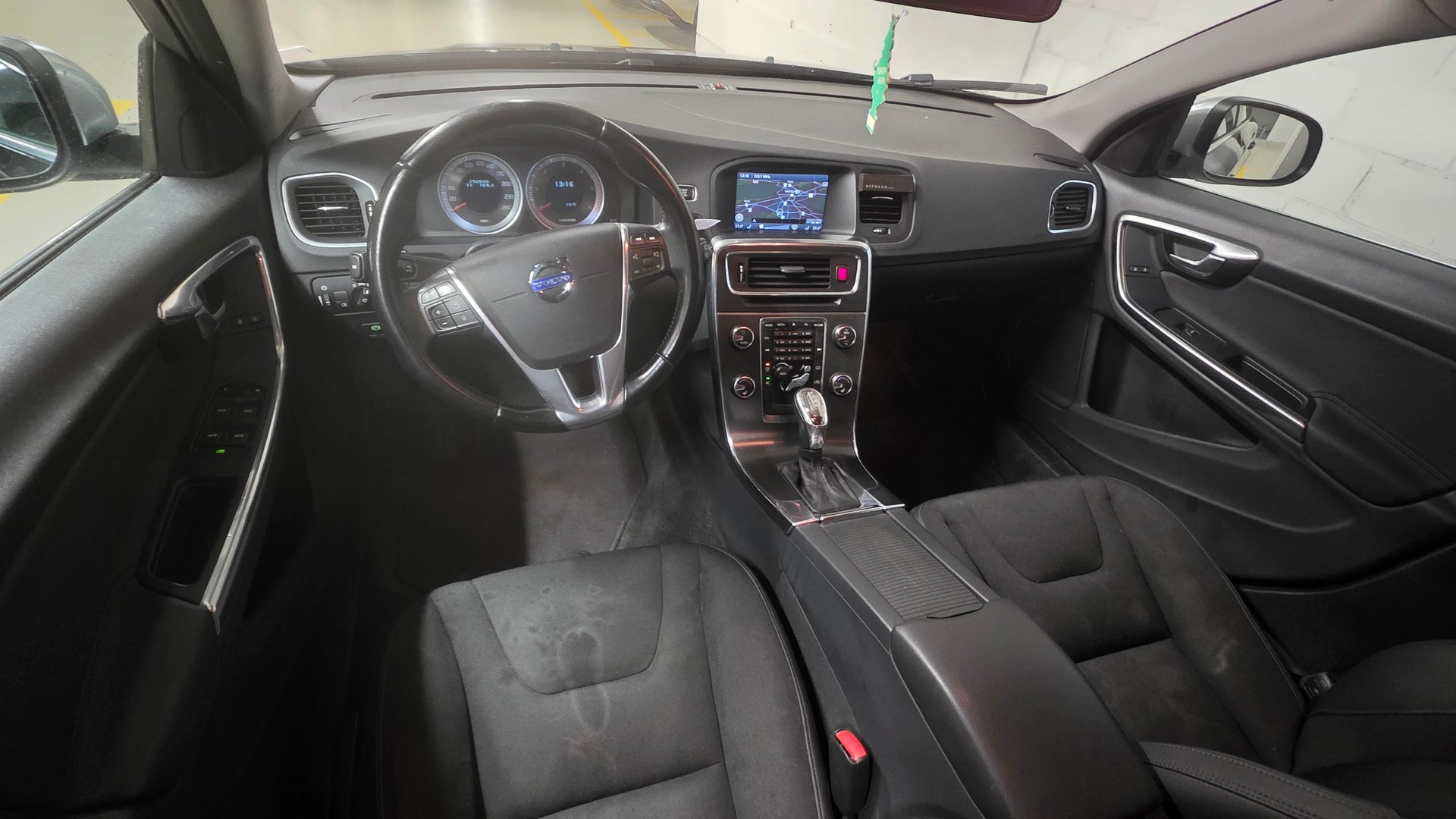 VOLVO V60 D4 AWD Husky Geartronic-image-8