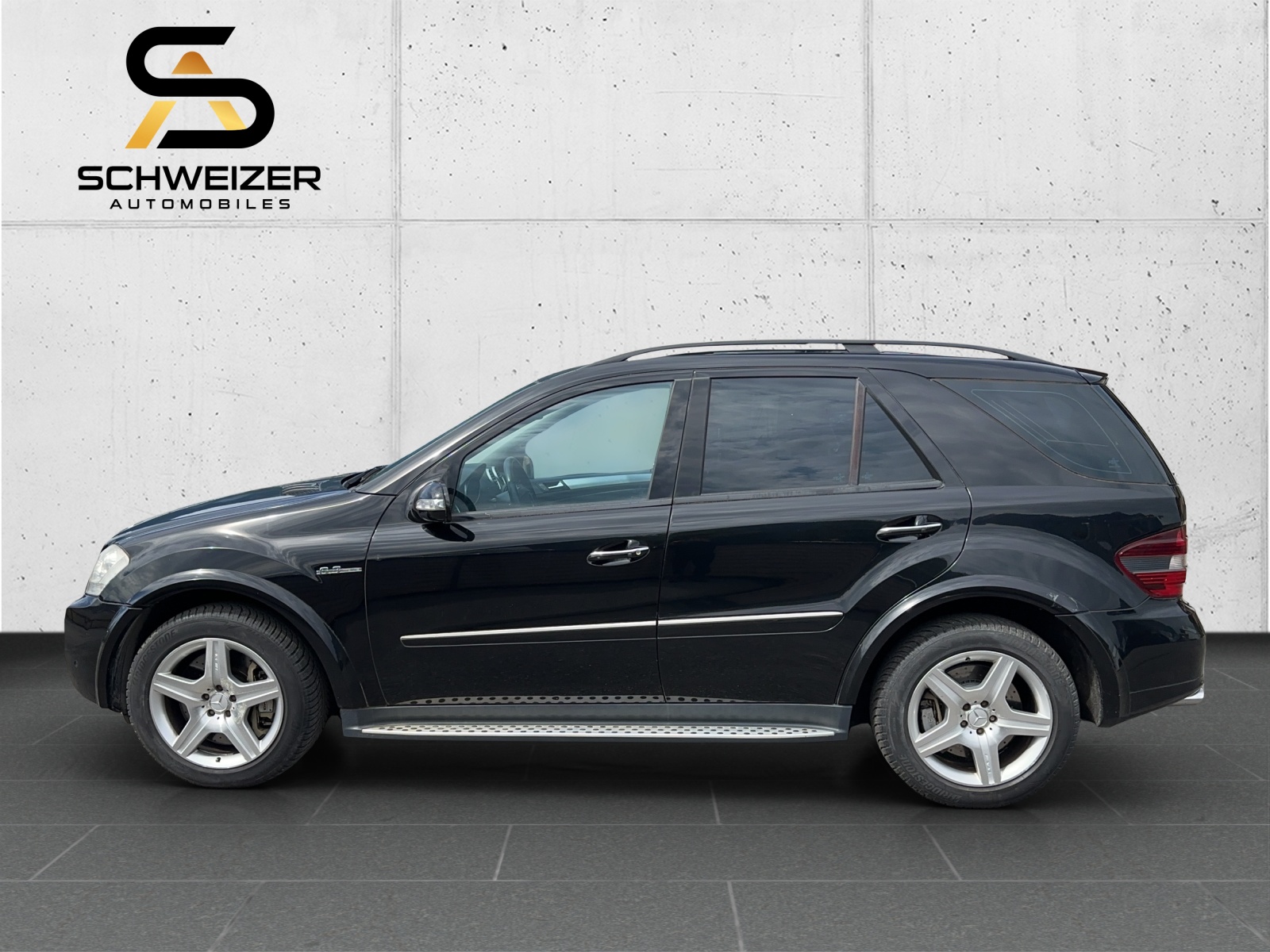 MERCEDES-BENZ ML 63 AMG 4Matic 7G-Tronic-showroom-element-3