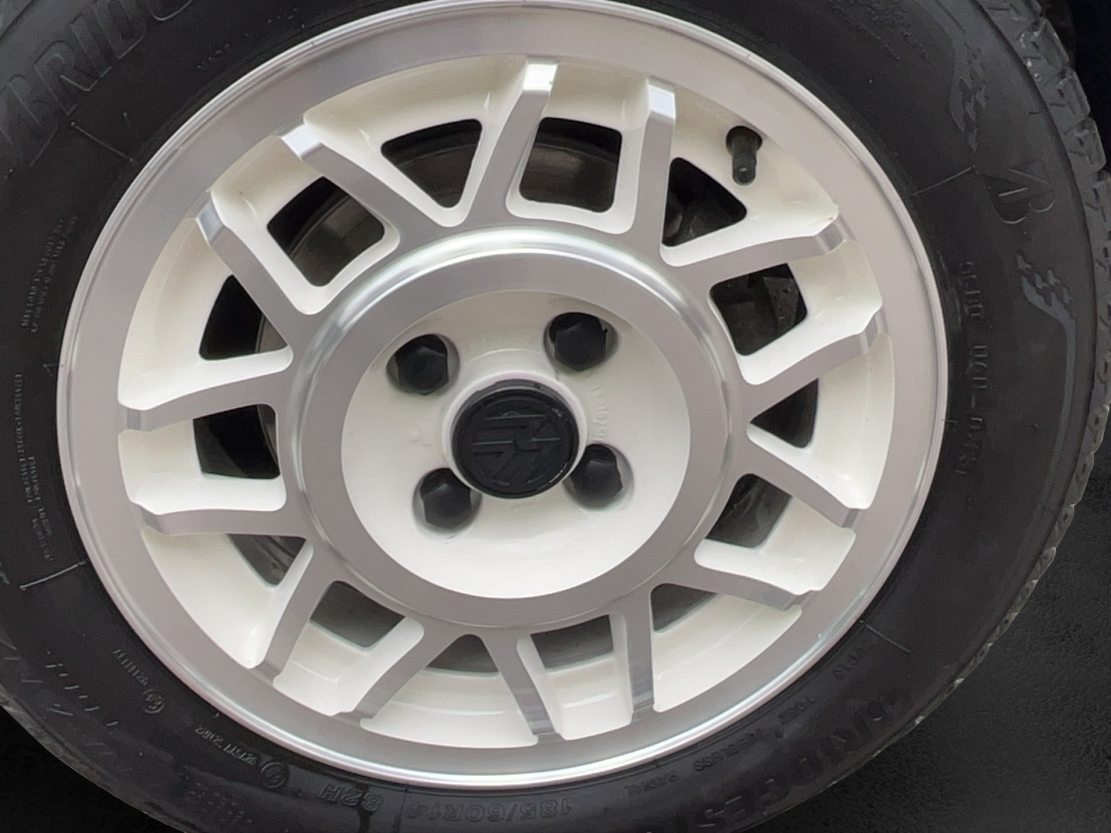 VW Golf Cabriolet 1800 White Special-image-14